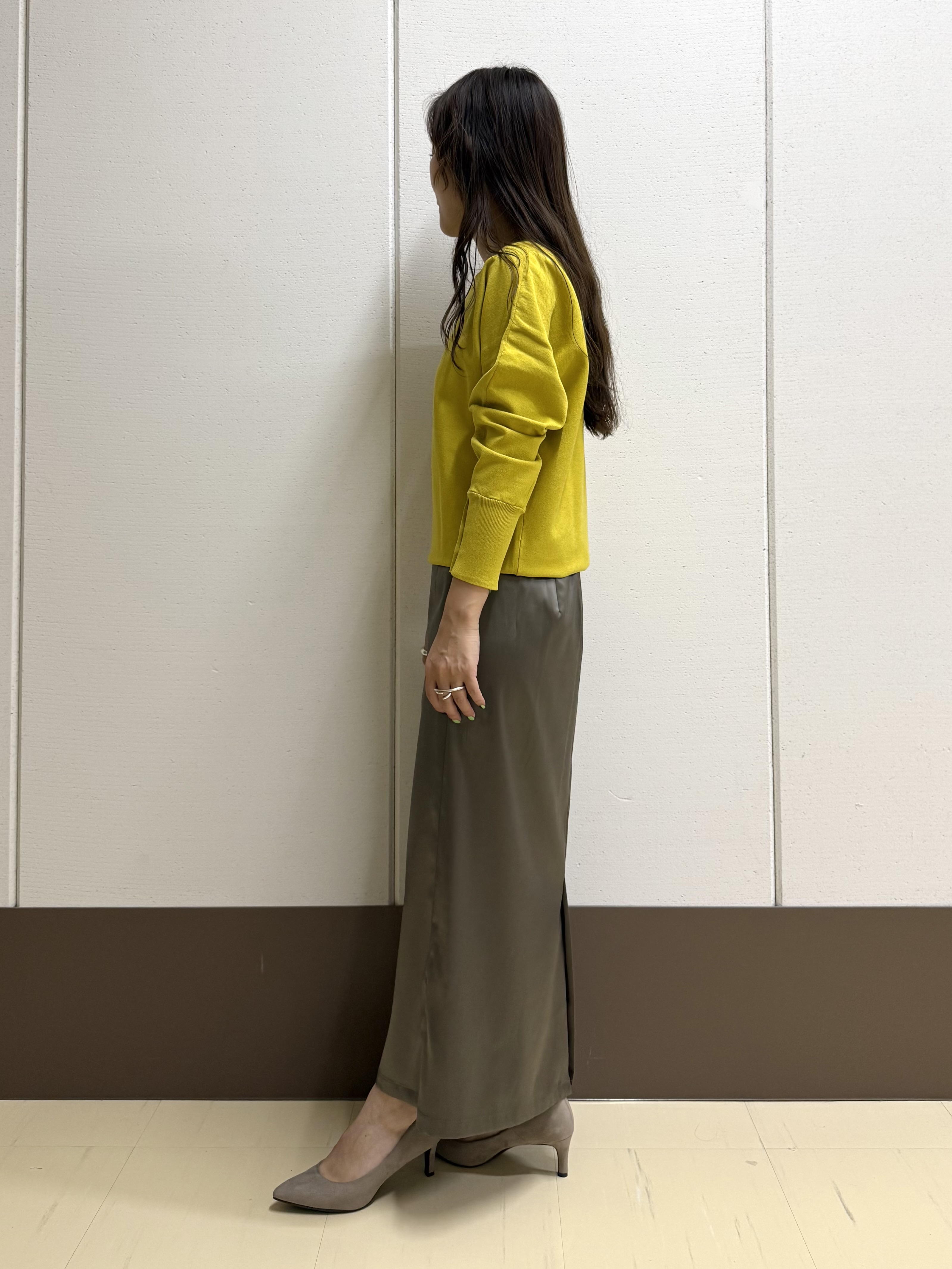 mamiさんの「INDIVI｜【選べる6色／ストレッチ◎】きれいめドルマンスリーブニット」を使ったコーディネート