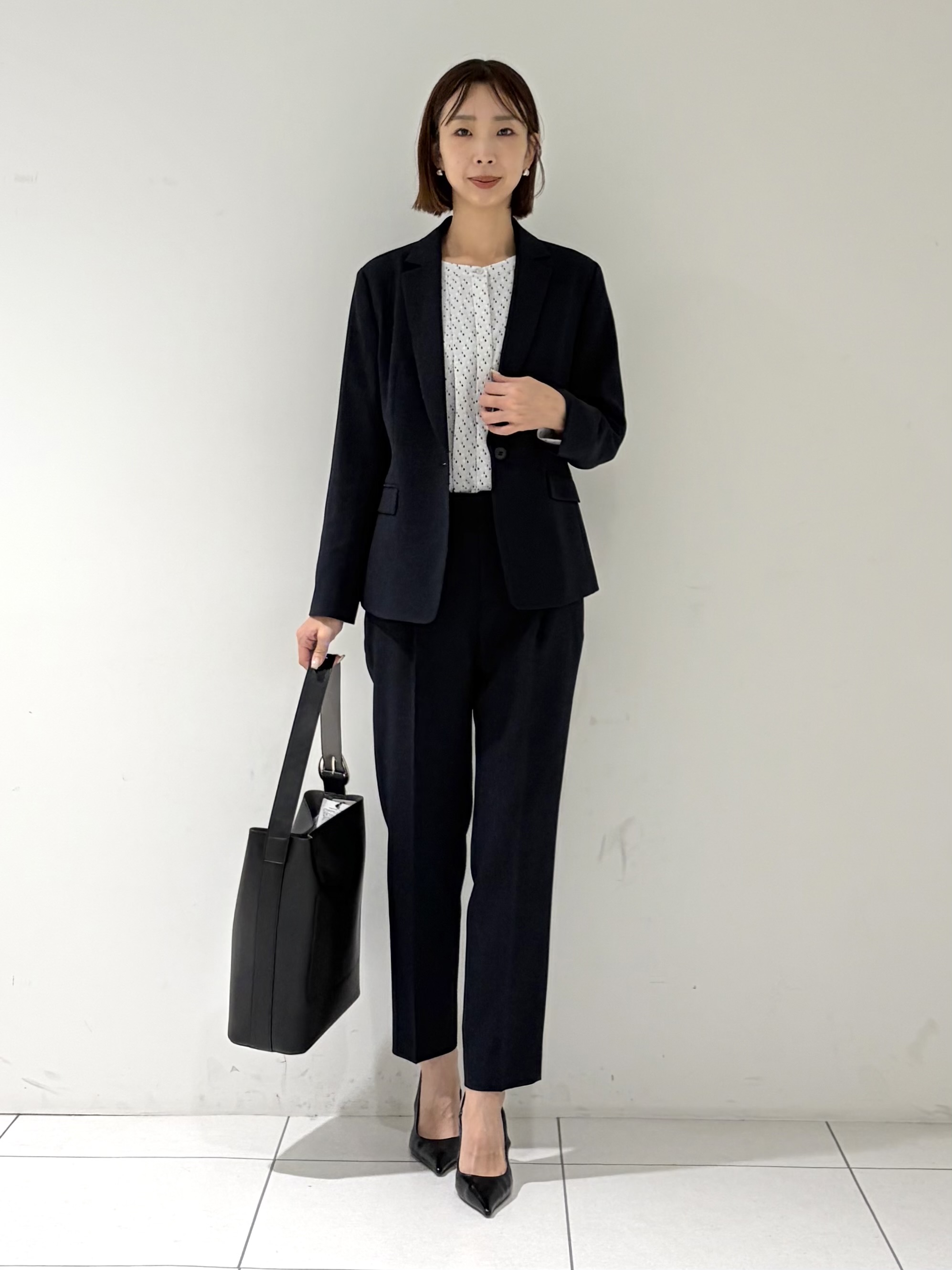 shioriさんの「INDIVI｜【洗える／通勤／スーツ】メランジストレッチ テーラードカラージャケット」を使ったコーディネート