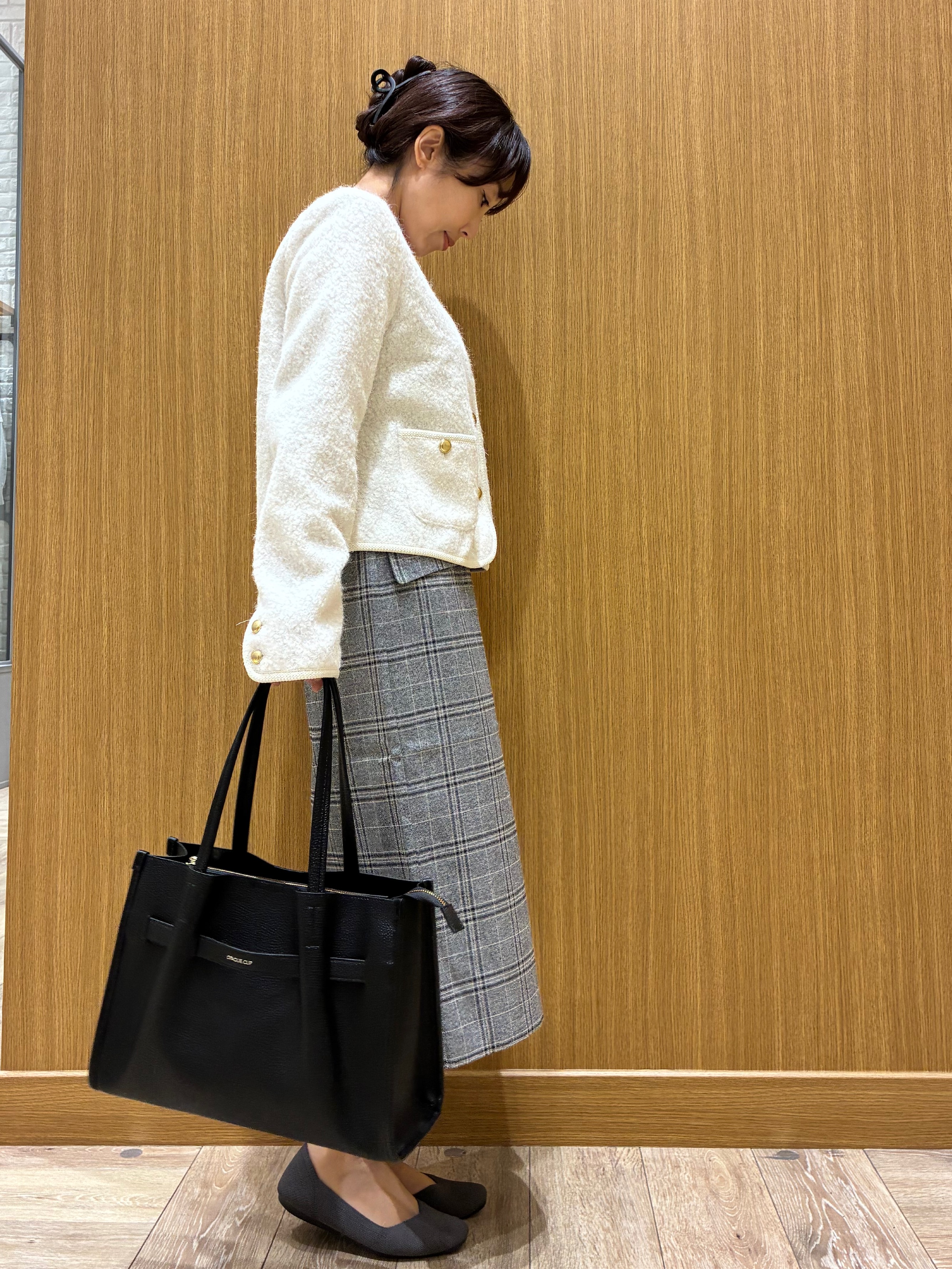 tomoさんの「OPAQUE.CLIP｜【洗濯機OK】ブークレノーカラーショートブルゾン」を使ったコーディネート