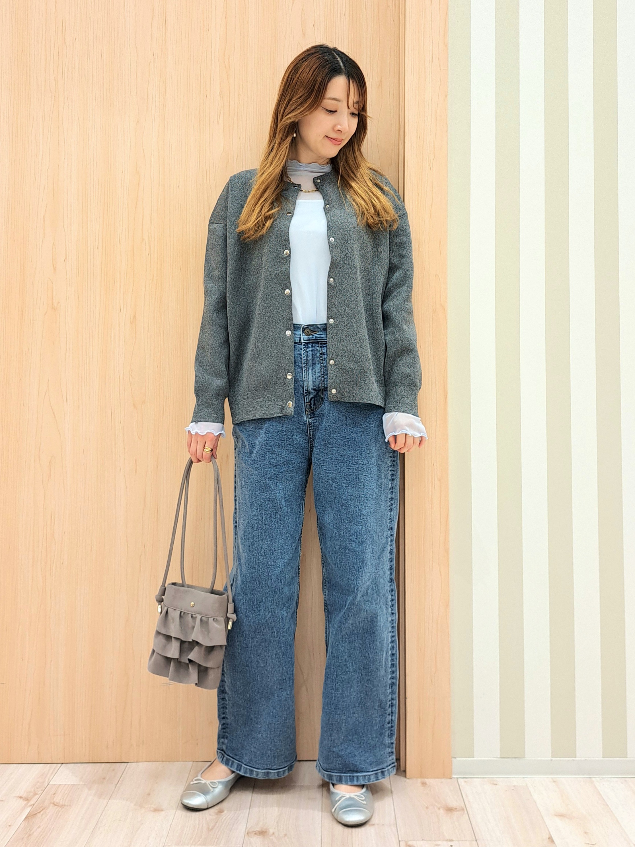 kanaさんの「SHOO･LA･RUE｜【セットアップ可/洗濯機可】軽やかに羽織れる スポンディッシュ ニットカーディガン」を使ったコーディネート