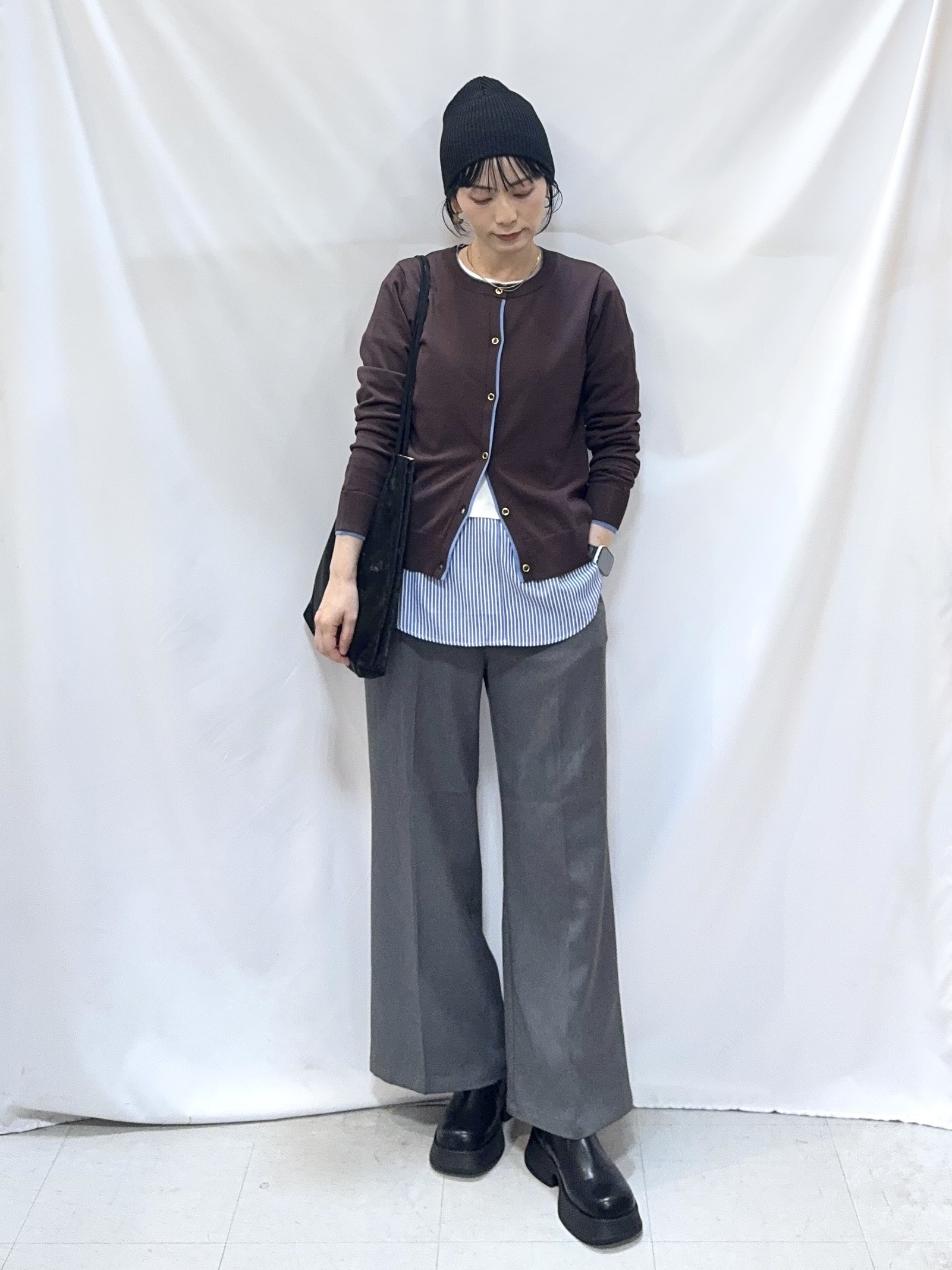 𝐇𝐢𝐫𝐨𝐦𝐢さんの「SHOO･LA･RUE｜【S-LL/洗濯機可】レイヤード風でこなれ見え 配色カーディガン」を使ったコーディネート