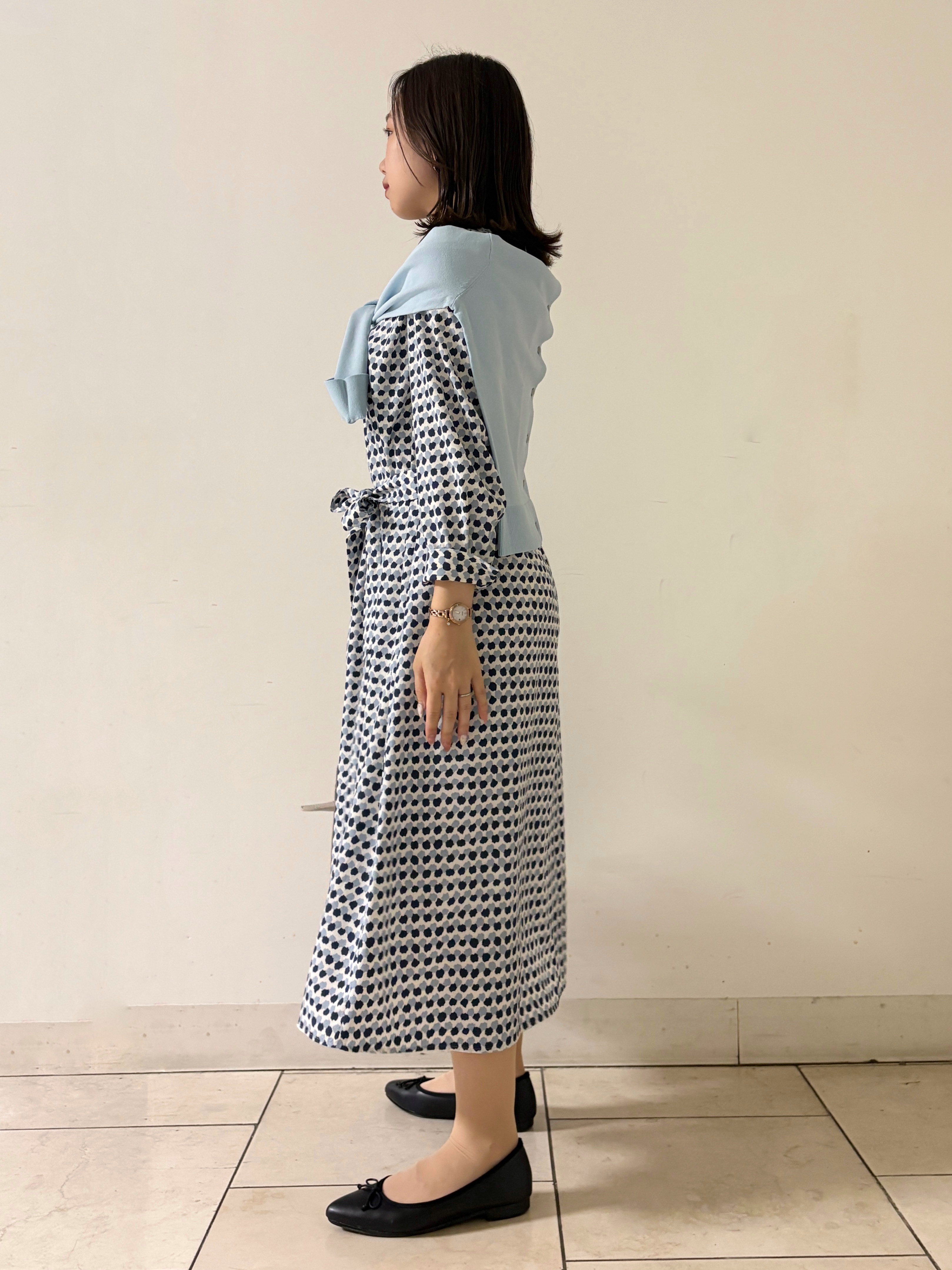 kahoさんの「INDIVI｜【美シルエット／ベルト付】幾何学ドット柄プリントワンピース」を使ったコーディネート