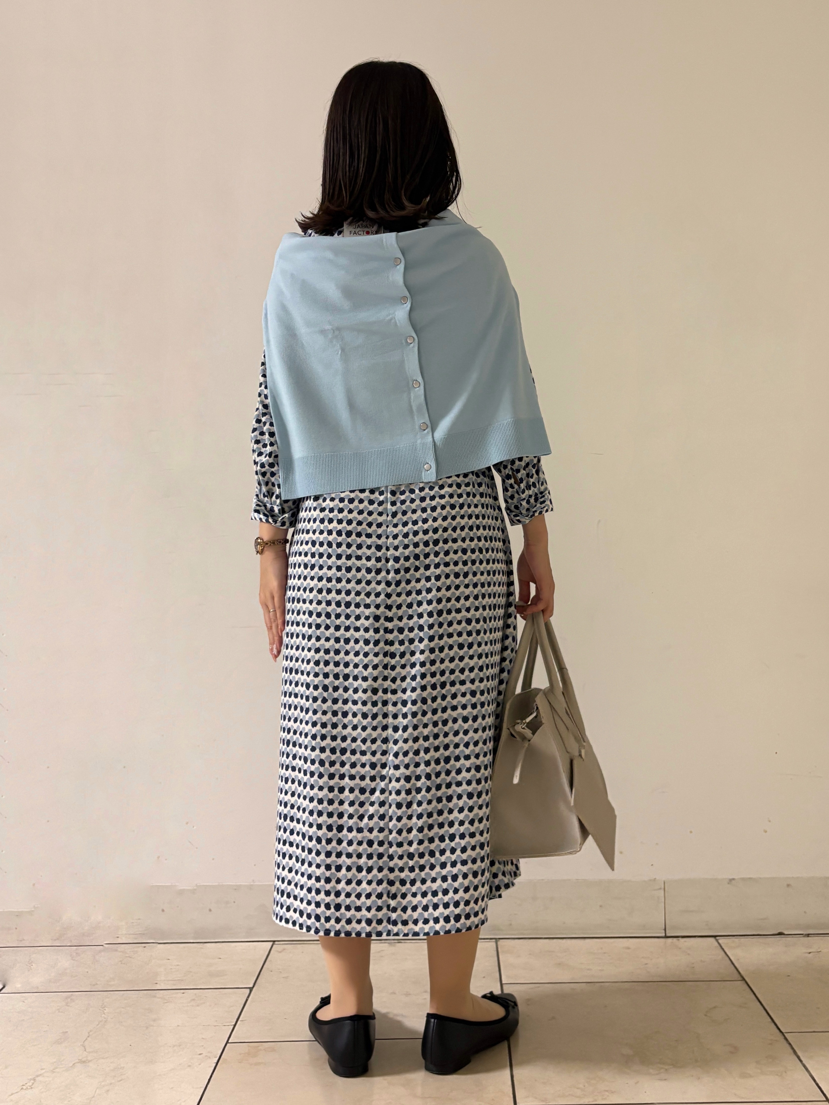 kahoさんの「INDIVI｜【美シルエット／ベルト付】幾何学ドット柄プリントワンピース」を使ったコーディネート