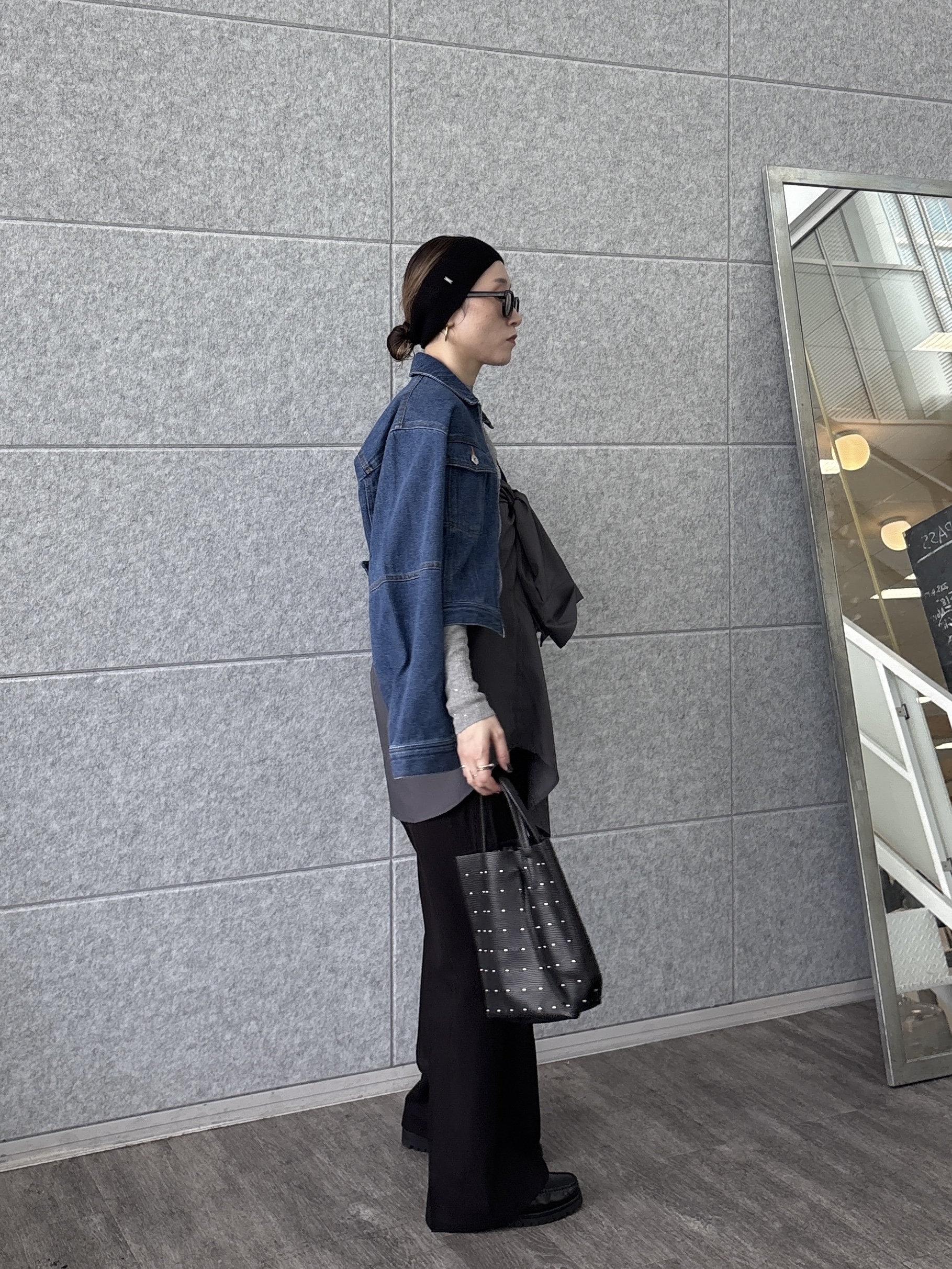 kotakiさんの「INDIVI｜ダブルジップデニムブルゾン【LIVE紹介／上枝みどりさん着用／セットアップ可能】」を使ったコーディネート