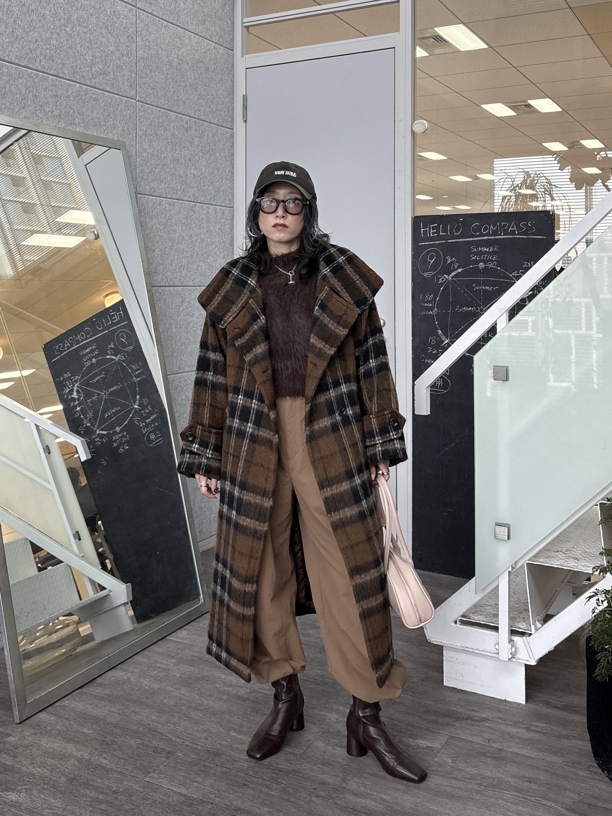 kotakiさんの「INDIVI｜フェザーニットオフショルプルオーバー」を使ったコーディネート