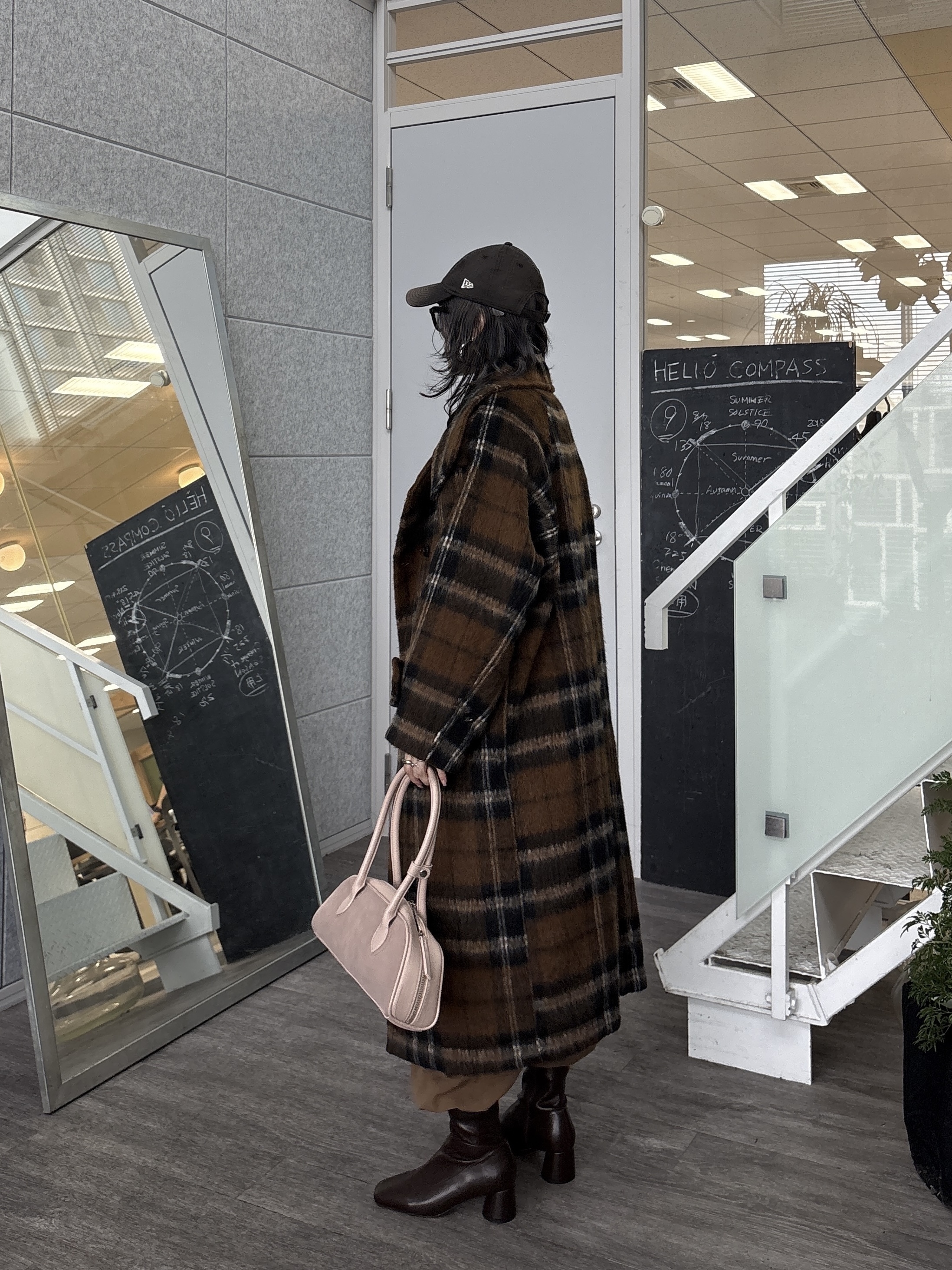 kotakiさんの「INDIVI｜フェザーニットオフショルプルオーバー」を使ったコーディネート