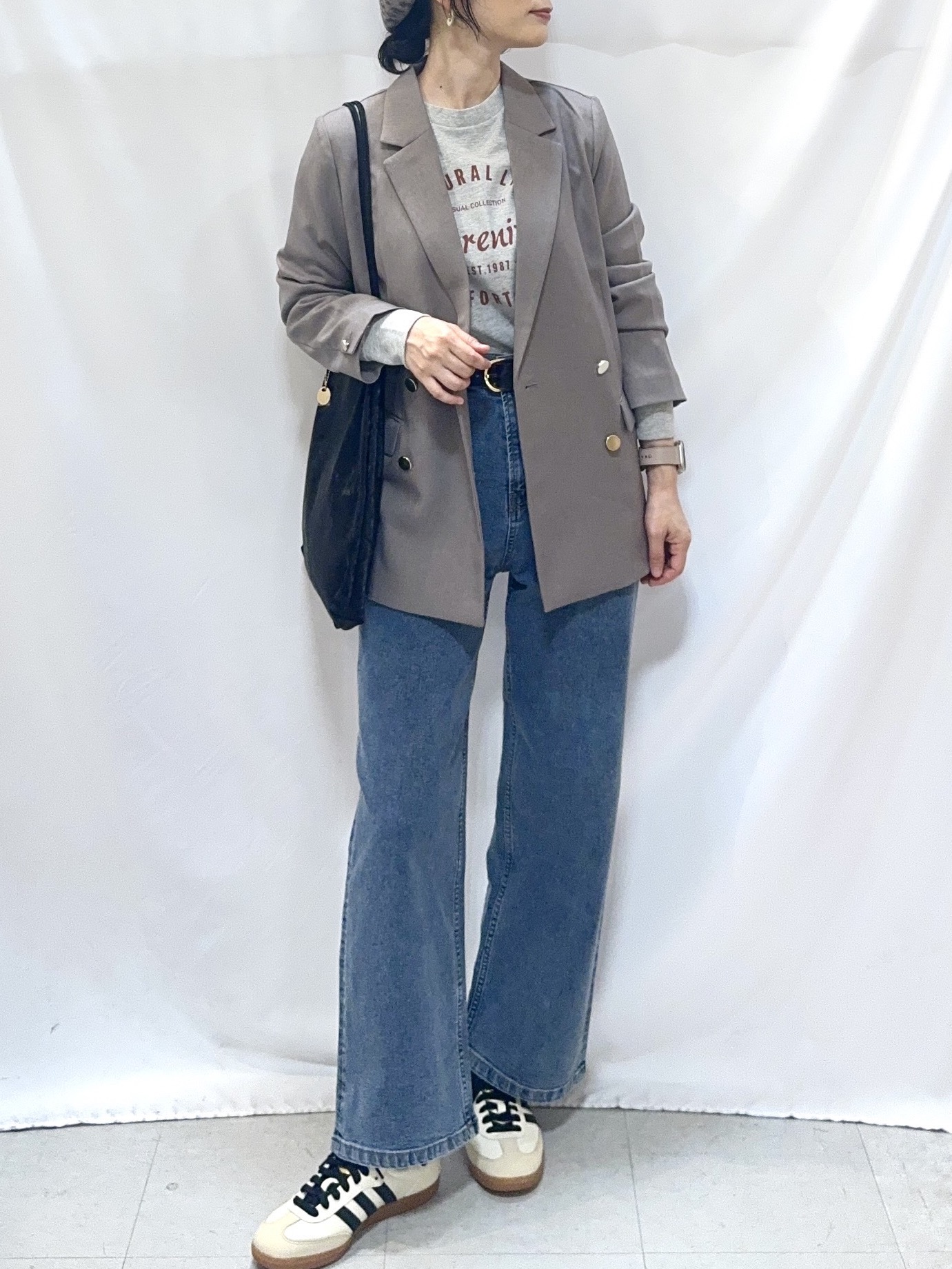 𝐇𝐢𝐫𝐨𝐦𝐢さんの「SHOO･LA･RUE｜【セットアップ可/通勤/洗濯機可/SS-LL】オンオフ使える ダブルブレストジャケット」を使ったコーディネート
