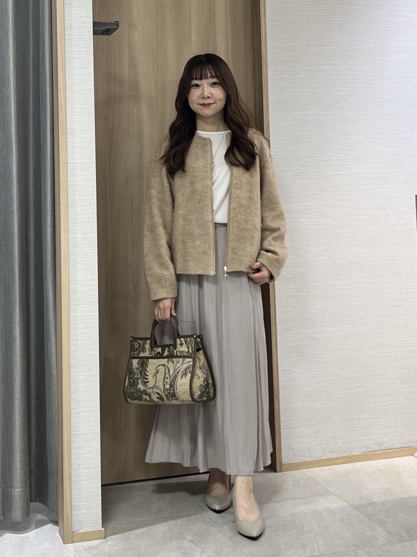 KAHOさんの「UNTITLED｜【軽アウター/秋羽織り】シャギージップカーデ」を使ったコーディネート