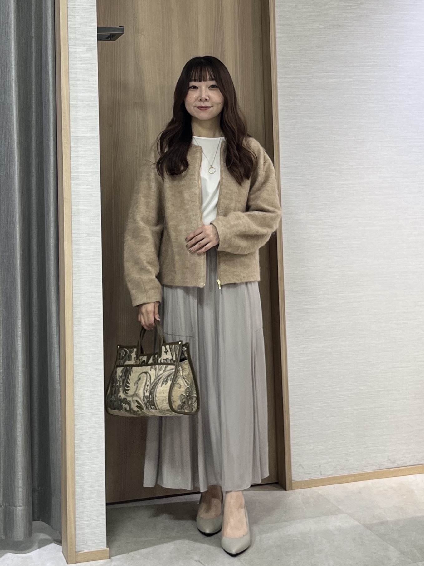 KAHOさんの「UNTITLED｜【軽アウター/秋羽織り】シャギージップカーデ」を使ったコーディネート