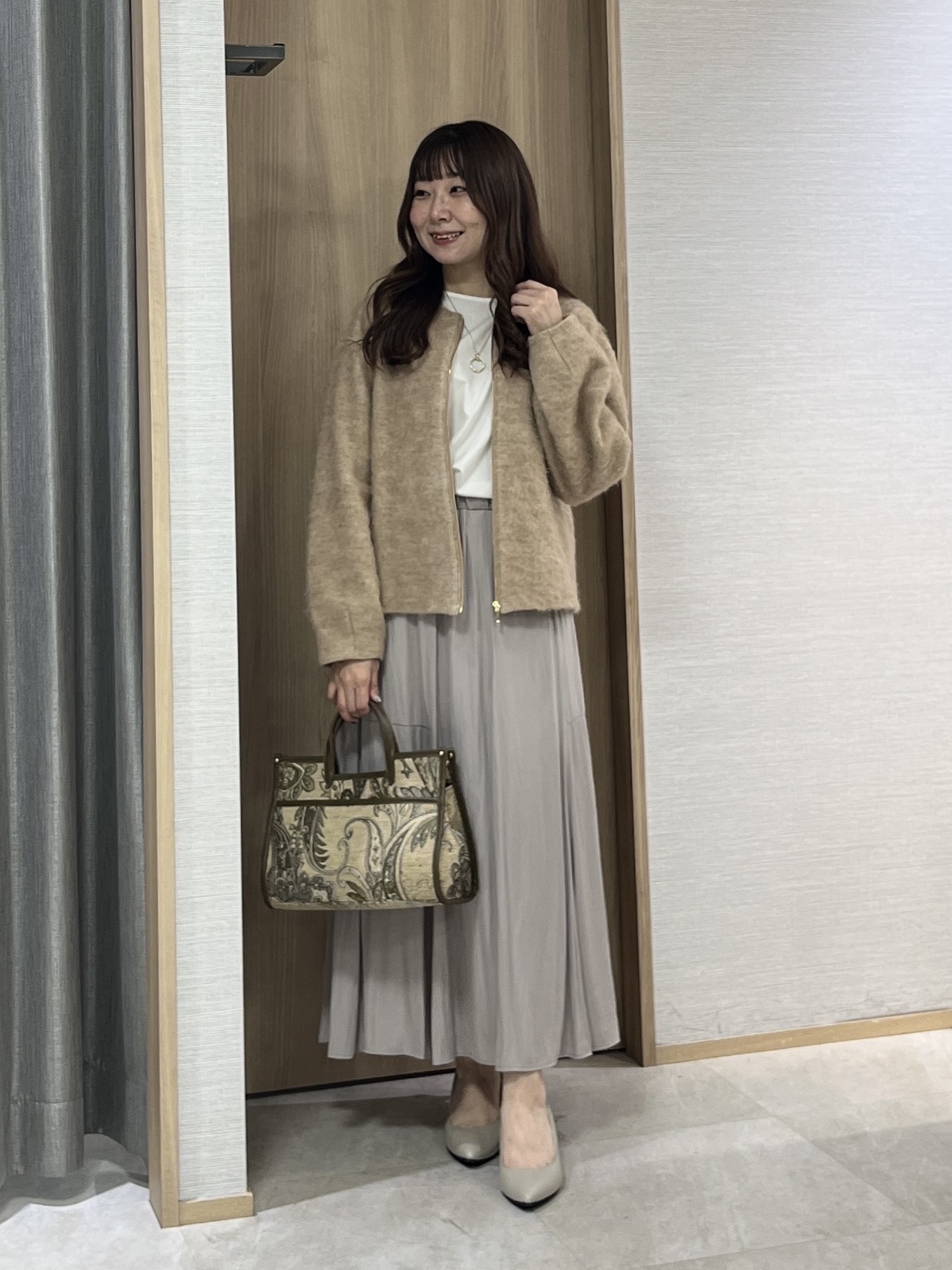 KAHOさんの「UNTITLED｜【軽アウター/秋羽織り】シャギージップカーデ」を使ったコーディネート