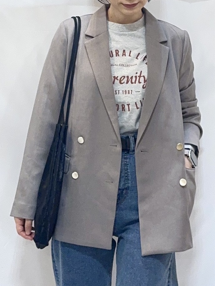 𝐇𝐢𝐫𝐨𝐦𝐢さんの「SHOO･LA･RUE｜【セットアップ可/通勤/洗濯機可/SS-LL】オンオフ使える ダブルブレストジャケット」を使ったコーディネート