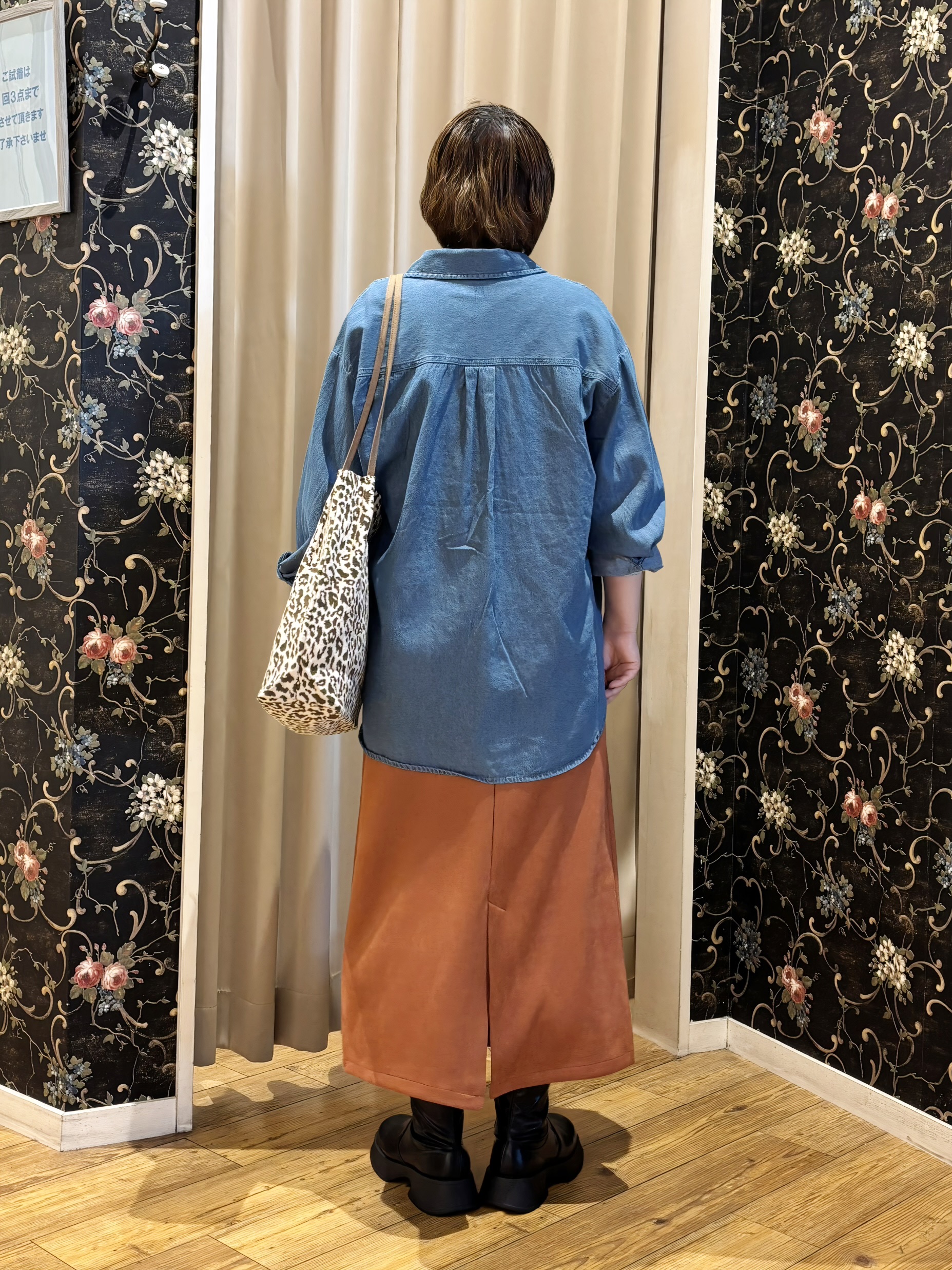たみさんの「SHOO･LA･RUE｜【S-LL/洗濯機可/体型カバー】ライトオンスデニム ダブルポケット オーバーサイズシャツ」を使ったコーディネート