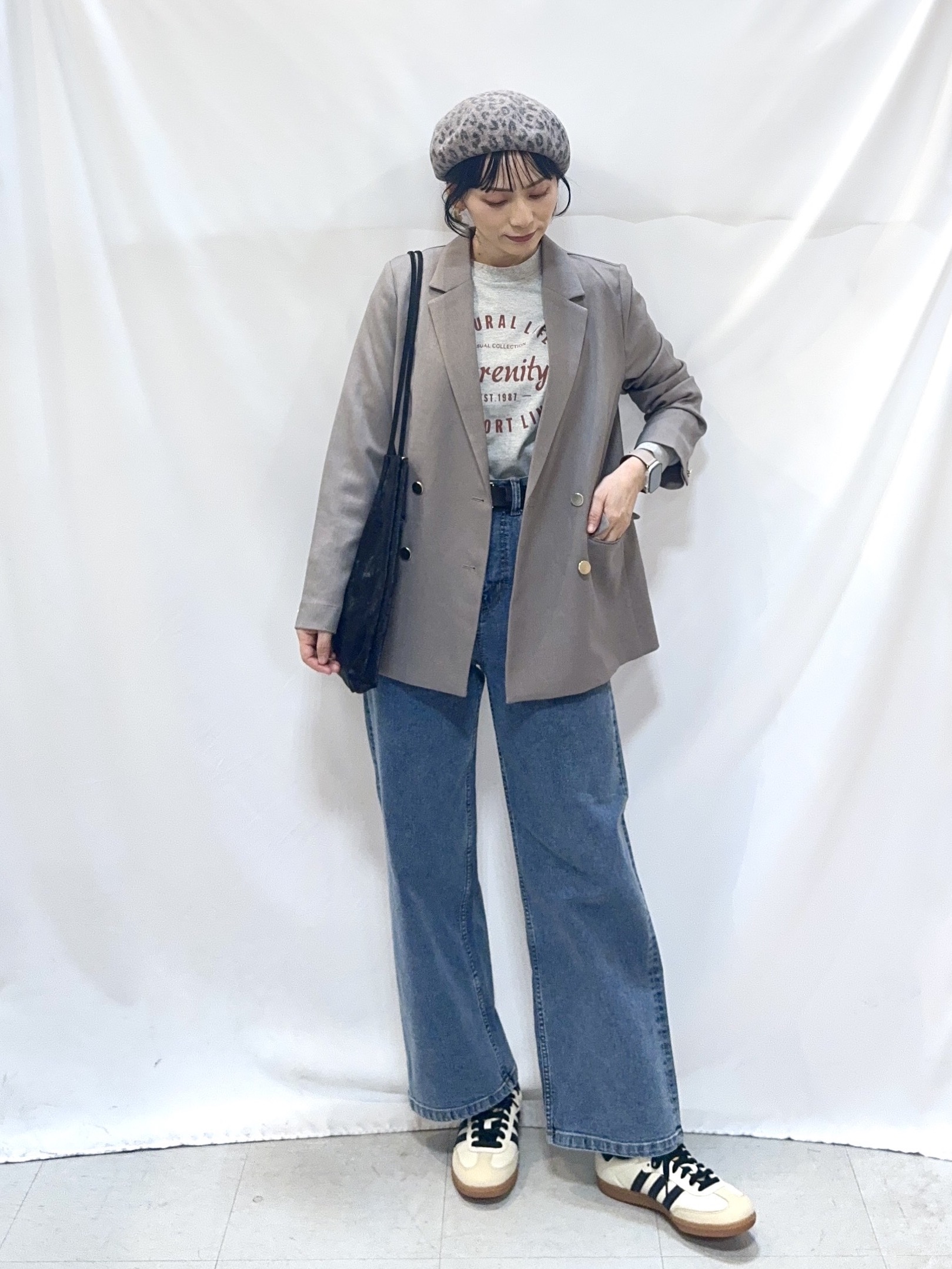 𝐇𝐢𝐫𝐨𝐦𝐢さんの「SHOO･LA･RUE｜【セットアップ可/通勤/洗濯機可/SS-LL】オンオフ使える ダブルブレストジャケット」を使ったコーディネート