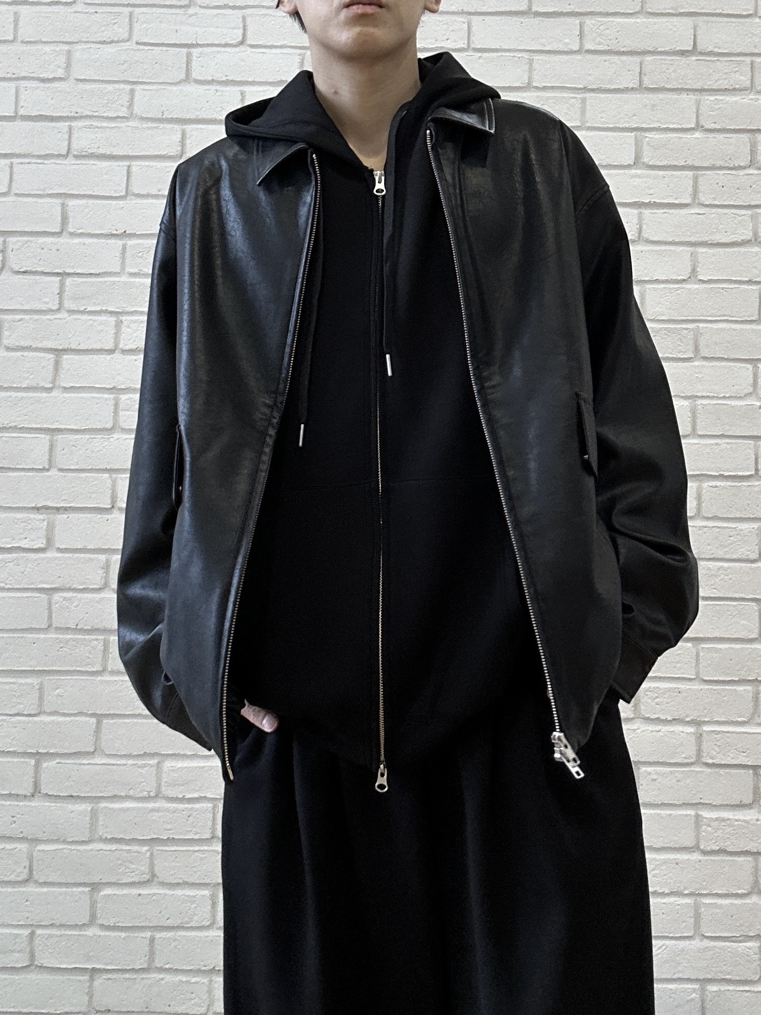 ドイさんの「tk.TAKEO KIKUCHI｜【TOROMIシリーズ】シルキータッチスウェットパンツ」を使ったコーディネート