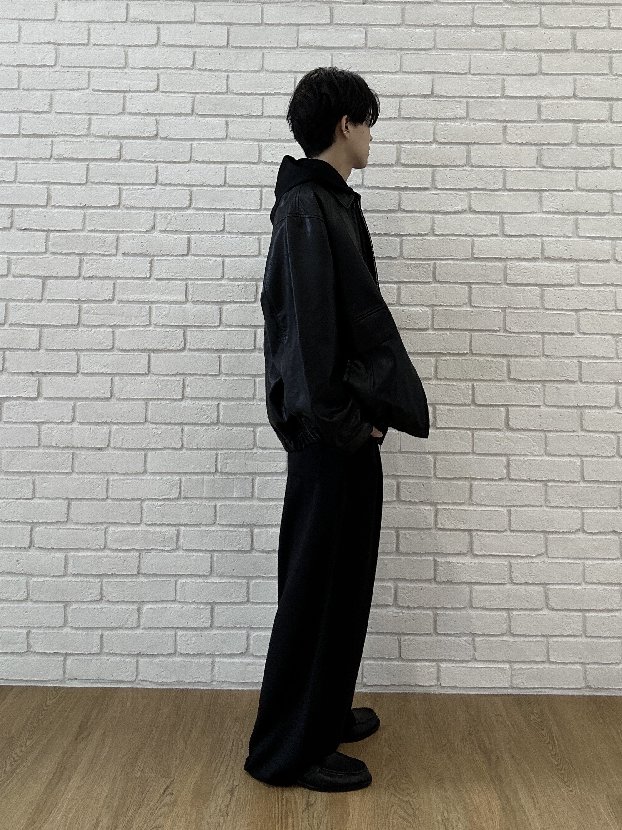 ドイさんの「tk.TAKEO KIKUCHI｜【TOROMIシリーズ】シルキータッチスウェットパンツ」を使ったコーディネート
