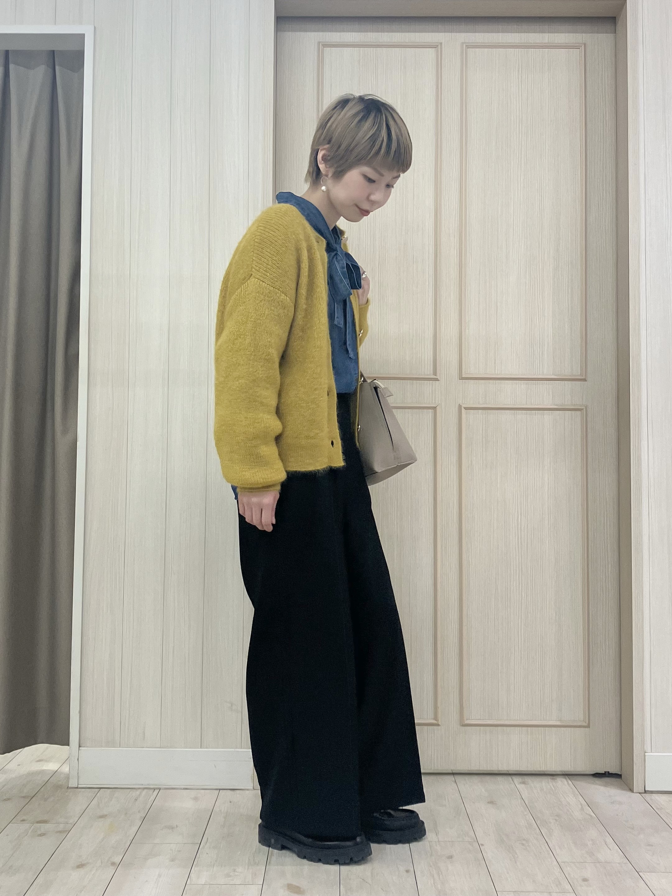 Turnerさんの「SHOO･LA･RUE｜【S-LL】ゆるもこ シャギーニットカーディガン」を使ったコーディネート
