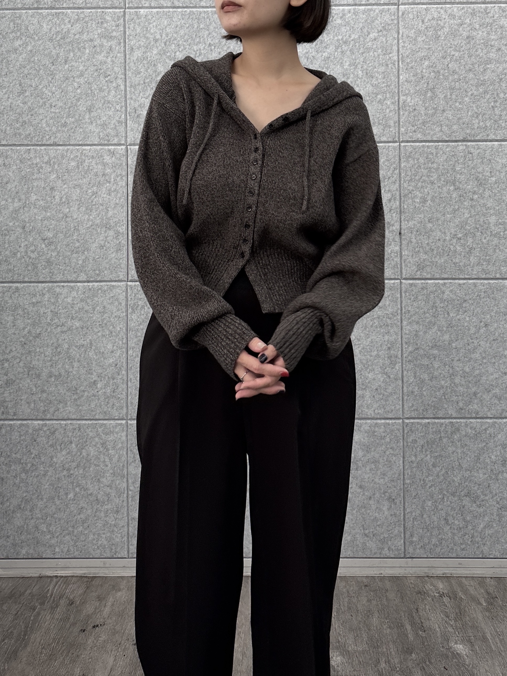 ayanoさんの「INDIVI｜フーディニットカーディガン【LIVE紹介／上枝みどりさん着用】」を使ったコーディネート