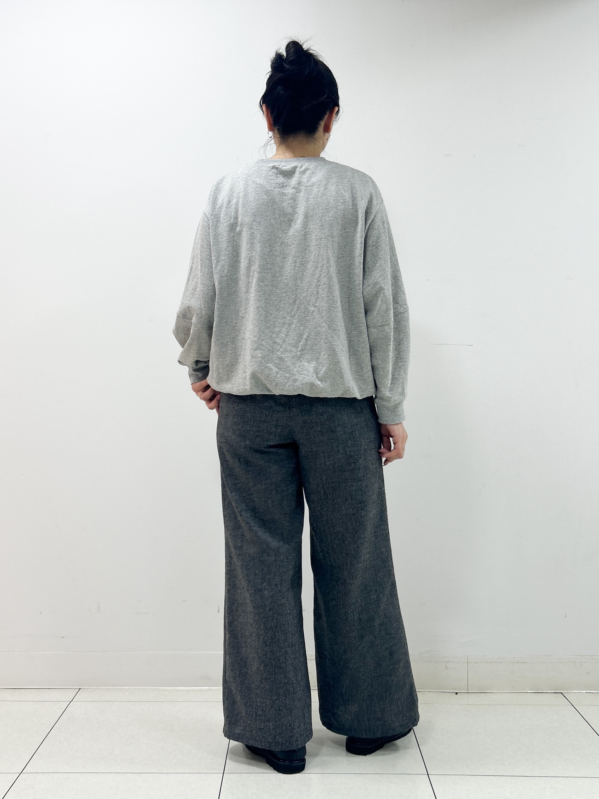 Kaiさんの「Dessin｜【洗える/6色展開】フォルムスリーブミニ裏毛 プルオーバー」を使ったコーディネート