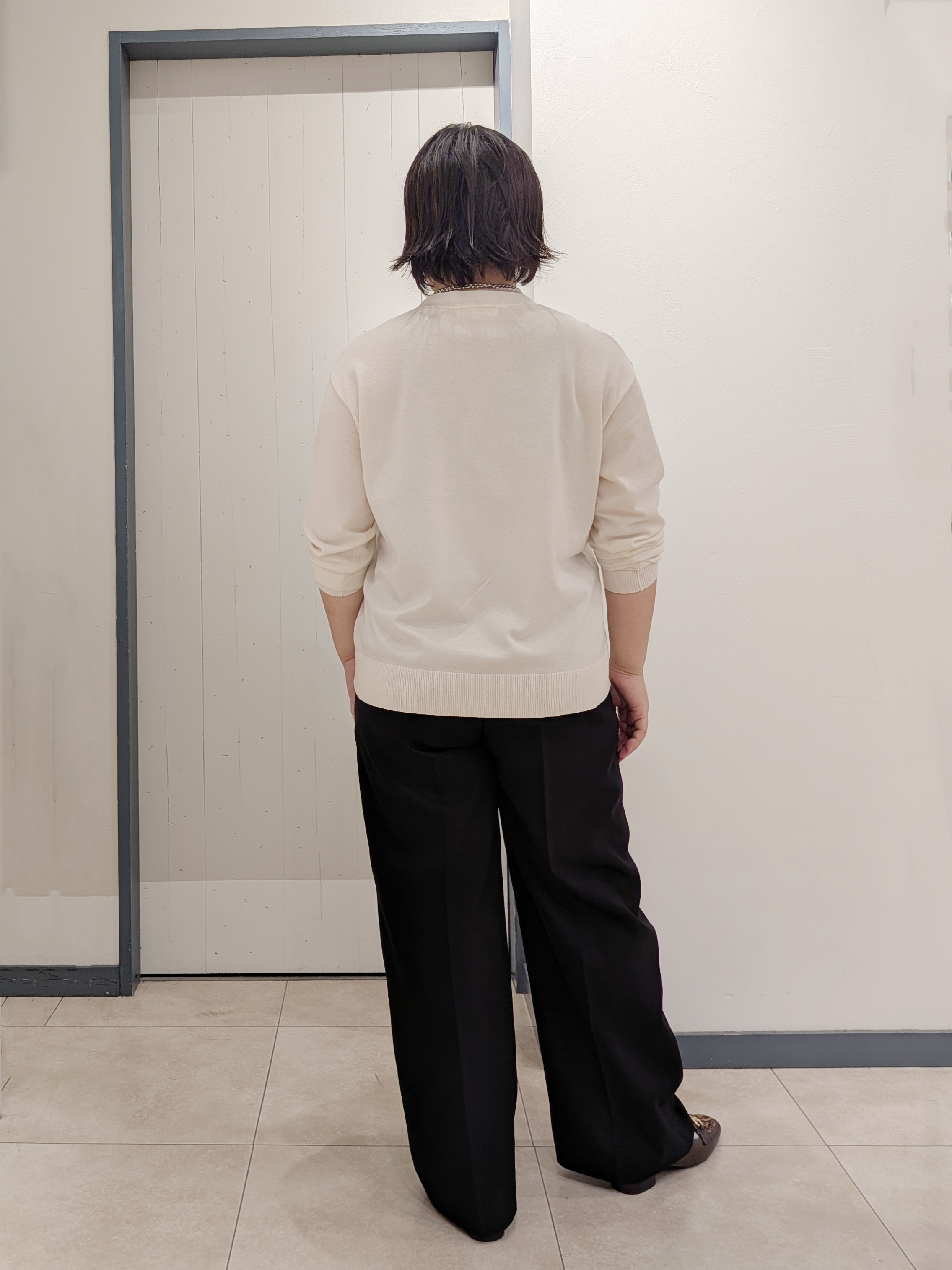 yukikaさんの「grove｜【毛玉軽減・2タイプから着丈選べる】キレイが続く Vネックカーディガン」を使ったコーディネート