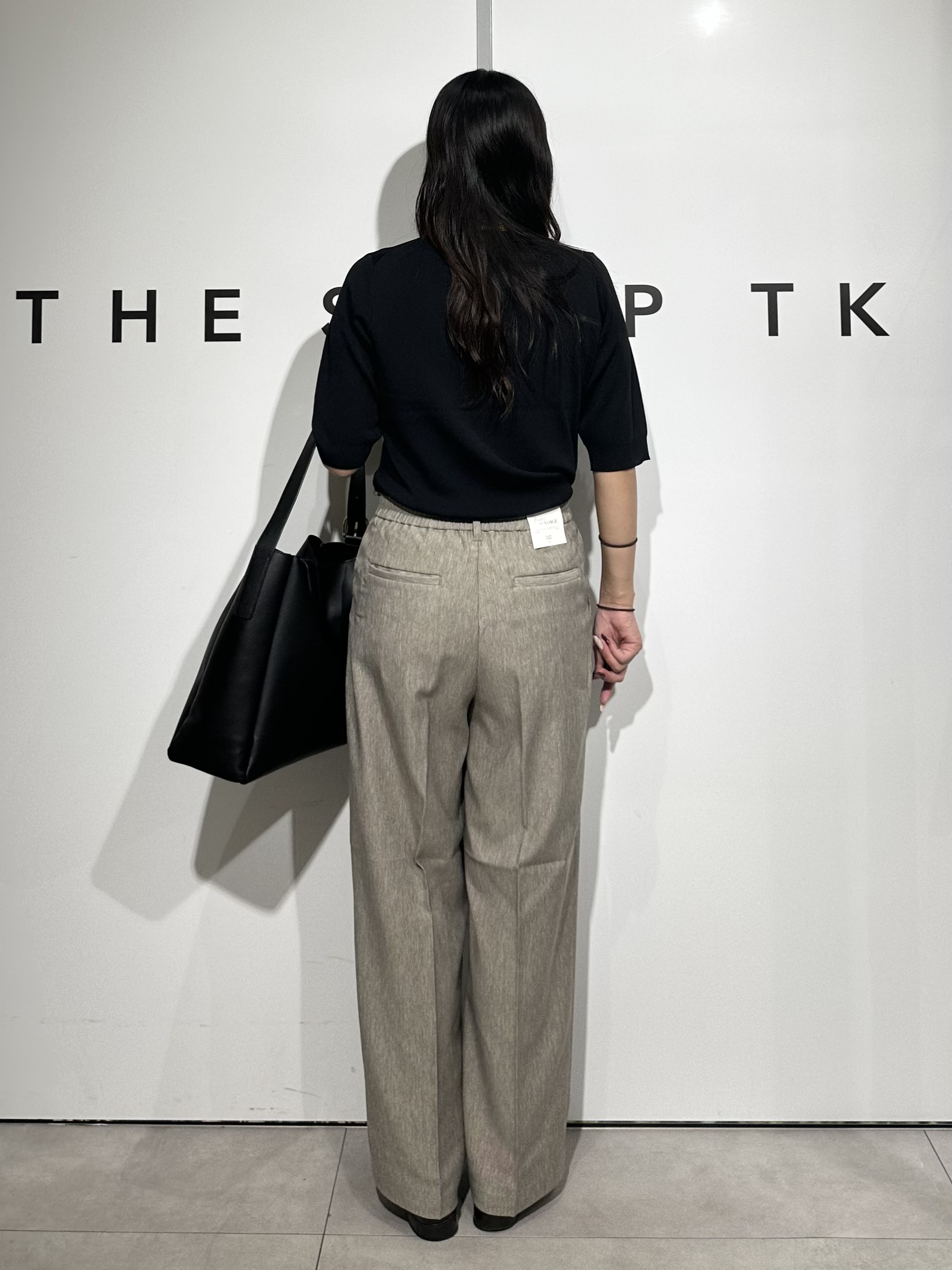cottonさんの「THE SHOP TK｜【秋始めにちょうどいい/毛玉防止】すっきりVネック秋色6分袖ニット」を使ったコーディネート