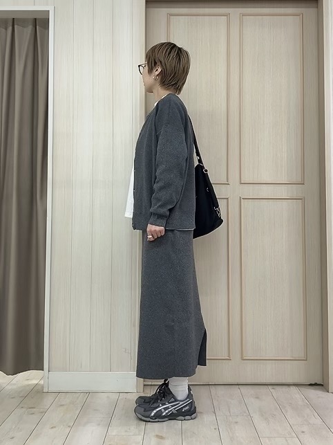 Turnerさんの「SHOO･LA･RUE｜【セットアップ可/洗濯機可】軽やかに羽織れる スポンディッシュ ニットカーディガン」を使ったコーディネート