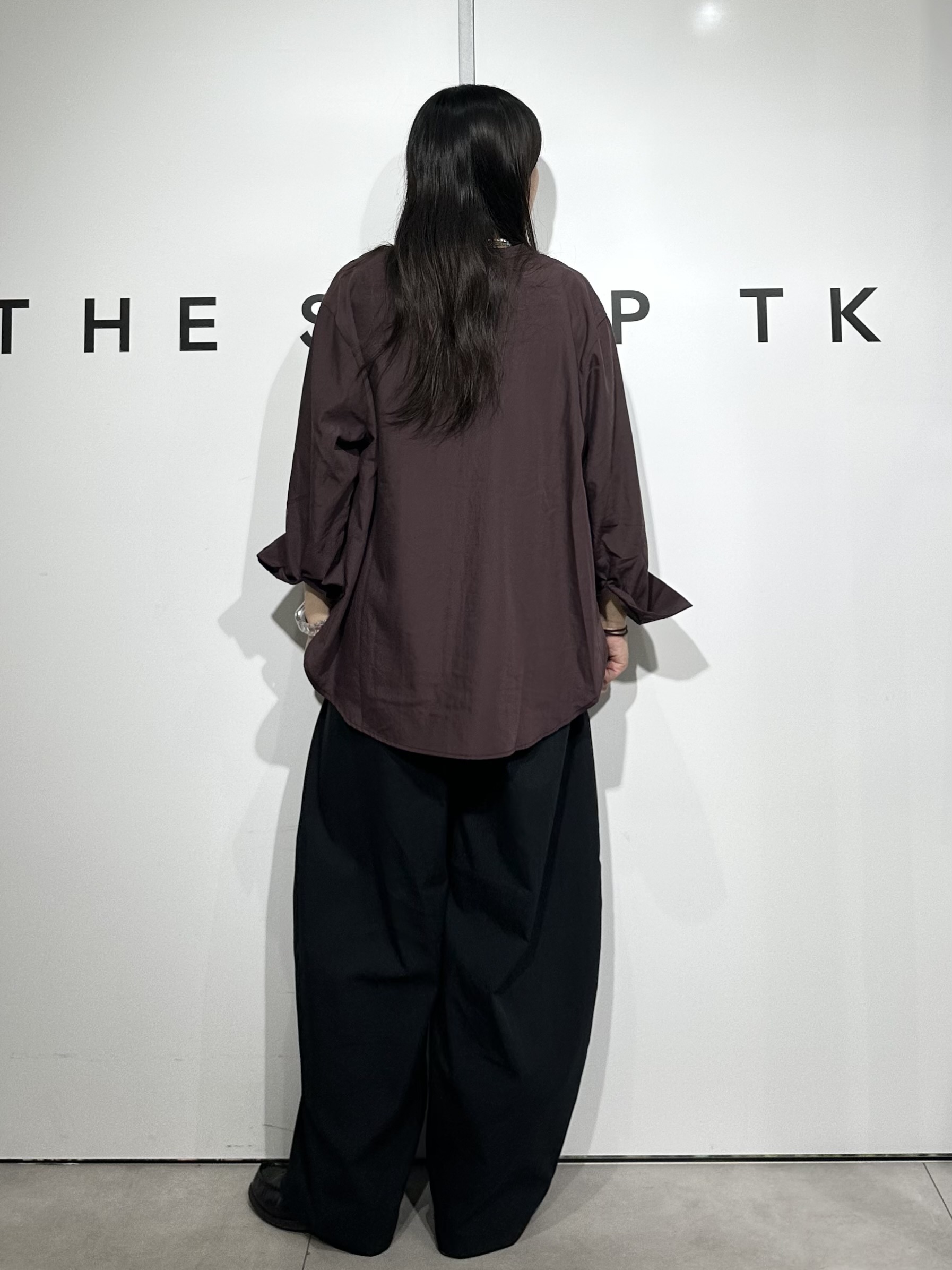 cottonさんの「THE SHOP TK｜【刻みネックですっきり見え】Wポケット金ボタンシャツ」を使ったコーディネート