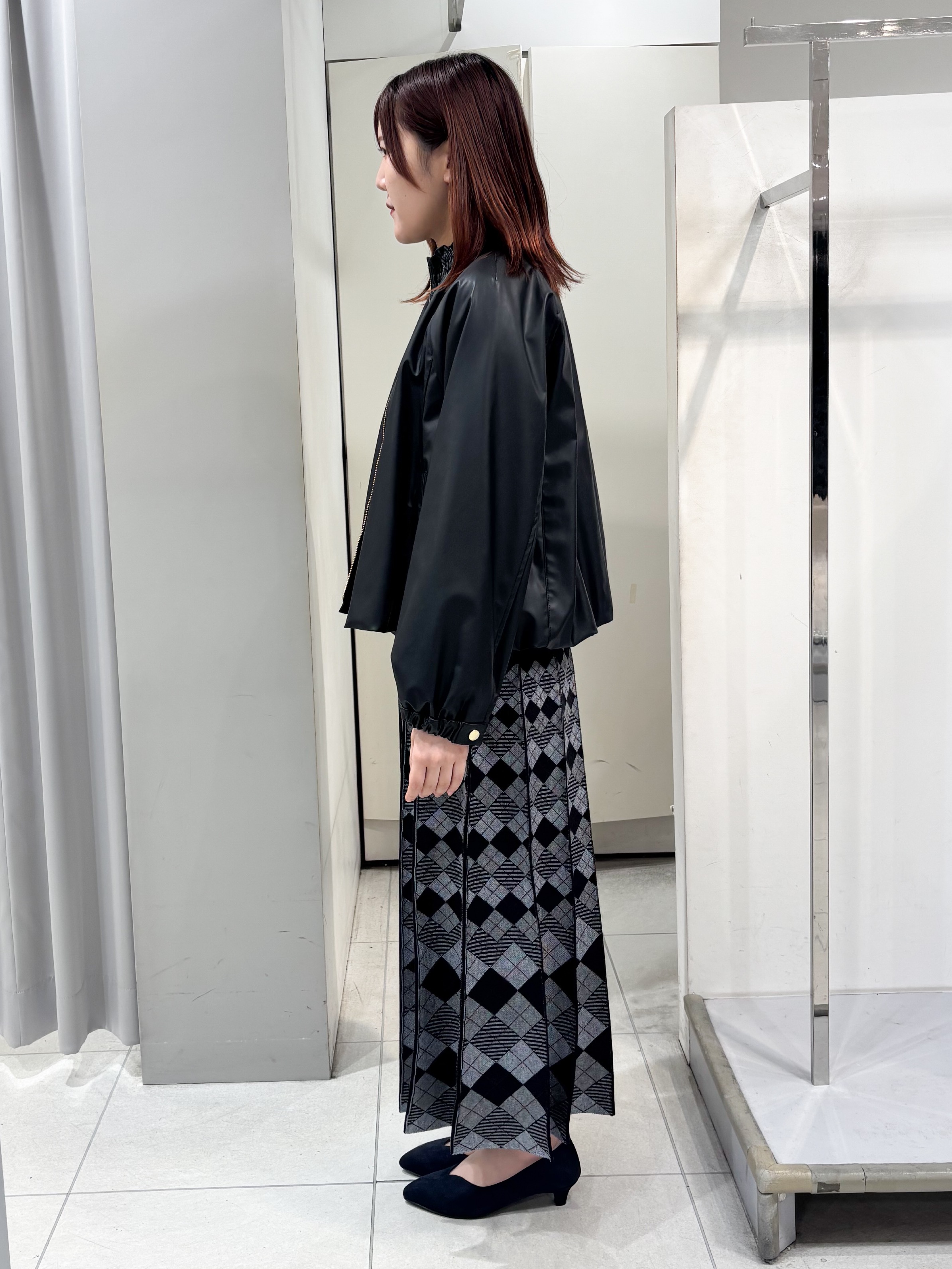 yuiさんの「Reflect｜レザー調ジップアップブルゾン」を使ったコーディネート