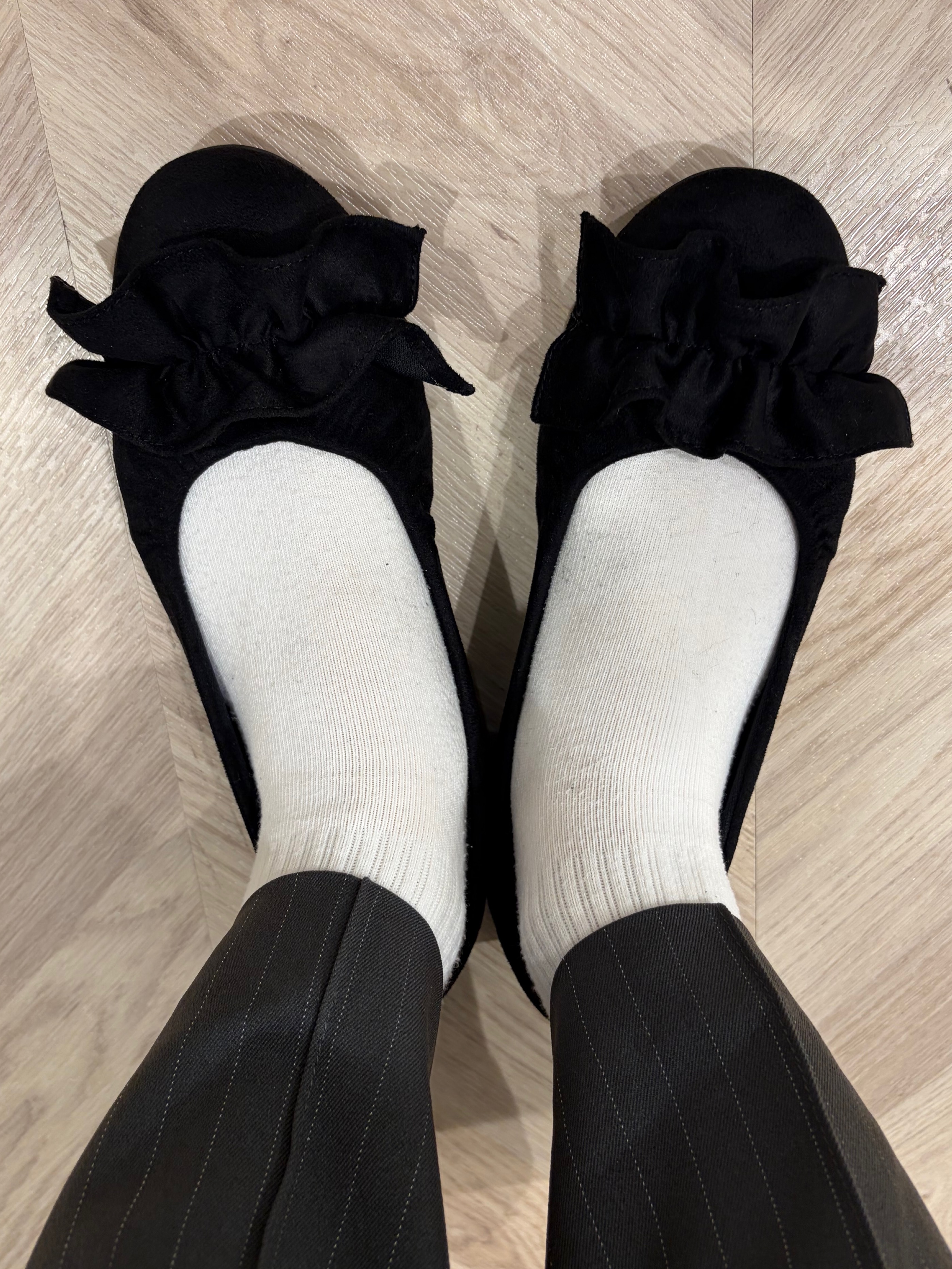 大西直穂さんの「SHOO･LA･RUE｜【毛玉になりにくい/S-LL/洗濯機可/体型カバー】Vネックゆったりカーディガン」を使ったコーディネート