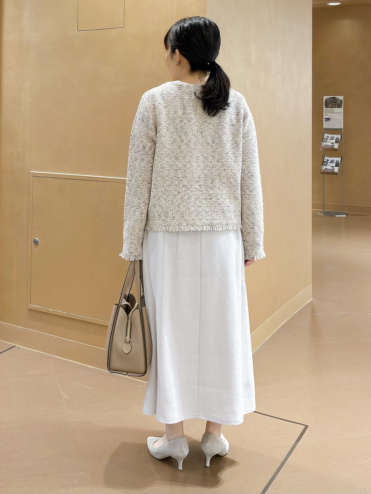 hattoriさんの「INDIVI｜【華やか／ラメ】ミックスツイード ニットジャケット」を使ったコーディネート