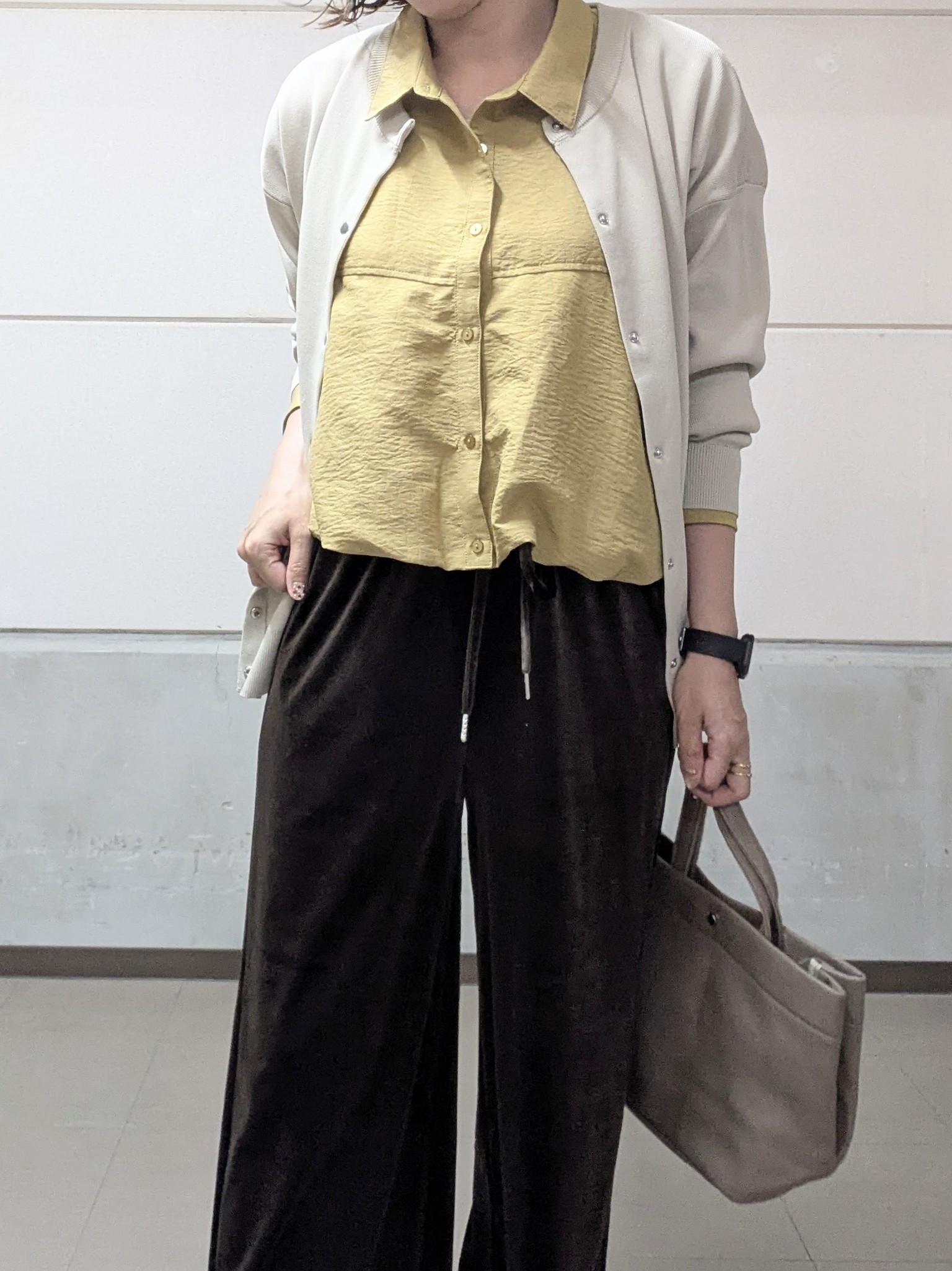 miyuさんの「SHOO･LA･RUE｜【セットアップ可/洗濯機可】軽やかに羽織れる スポンディッシュ ニットカーディガン」を使ったコーディネート