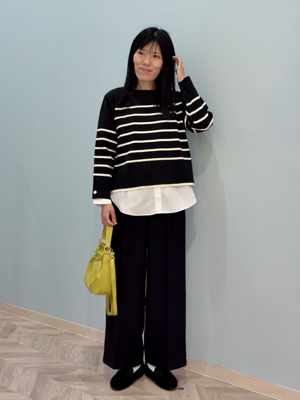 大西直穂さんの「SHOO･LA･RUE｜【洗濯機可/S-LL】抜け感ある着こなしに 金ボタン付き スポンディッシュ クルーネックニット」を使ったコーディネート