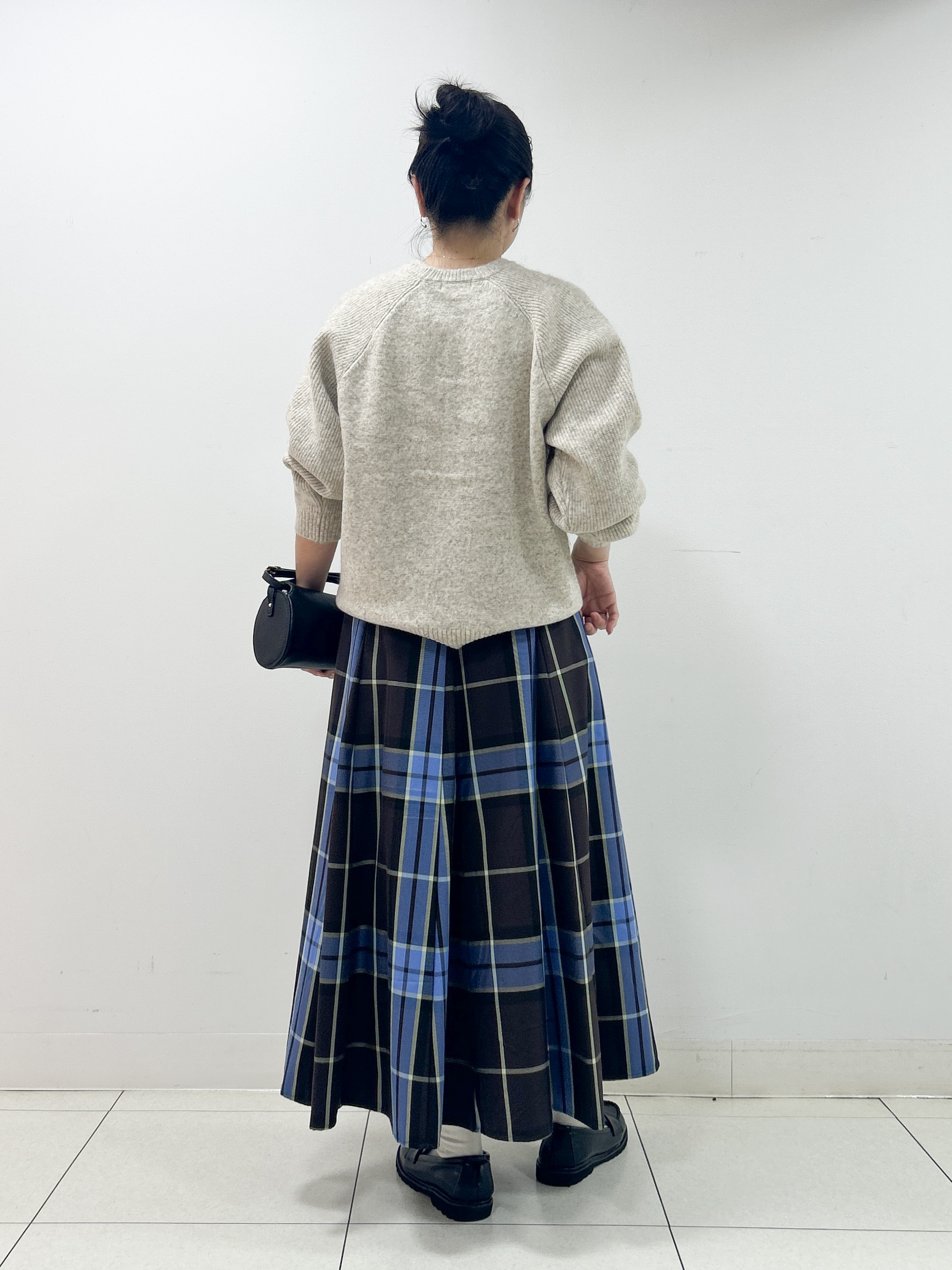 Kaiさんの「Dessin｜【洗濯機OK/サスティナブル/6色展開】編地切替ラグラン ニットプルオーバー」を使ったコーディネート