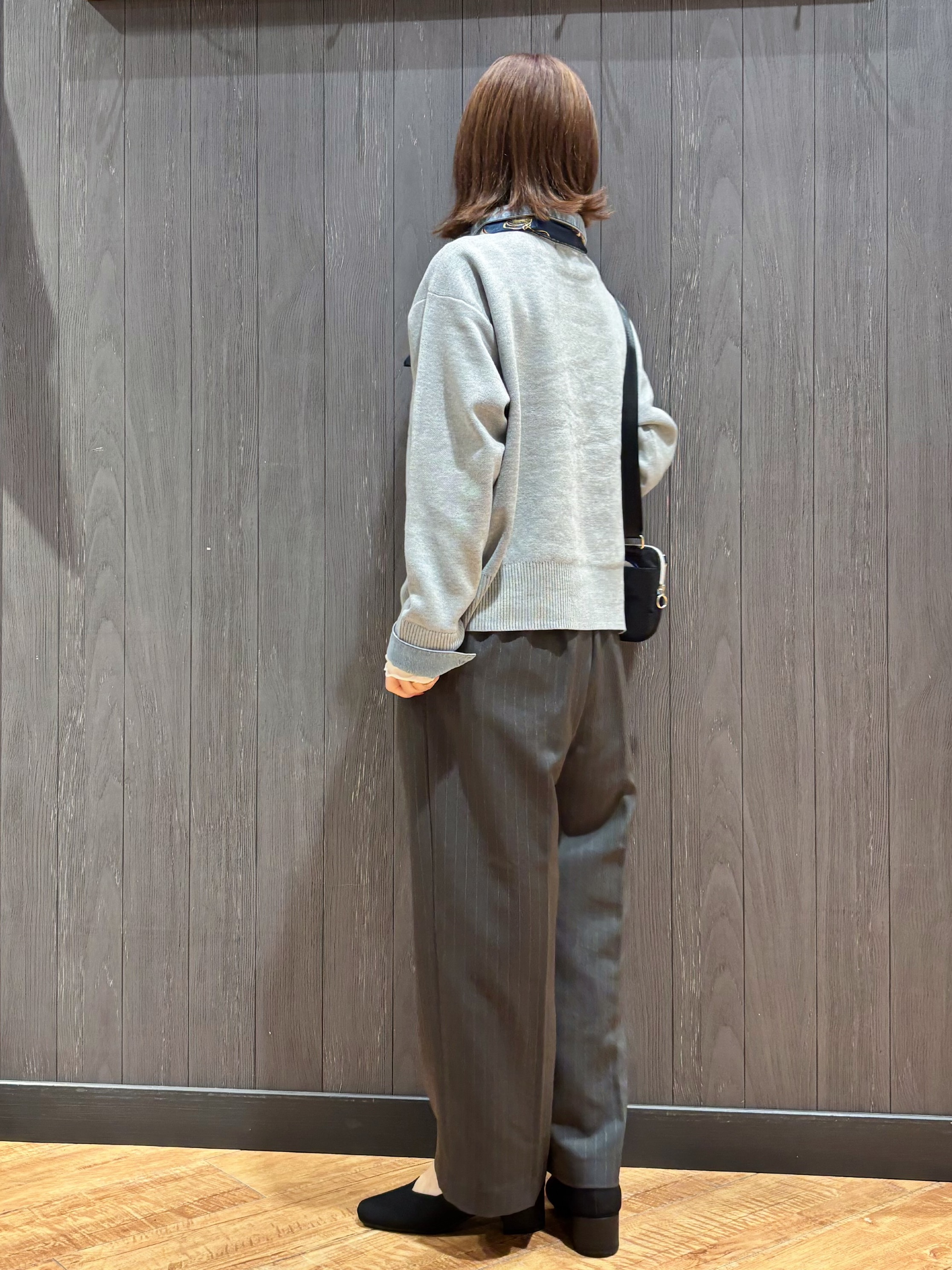 meiさんの「SHOO･LA･RUE｜【S-LL/洗濯機可】デニム／チェック切替でこなれ見え 金ボタンニットカーディガン」を使ったコーディネート