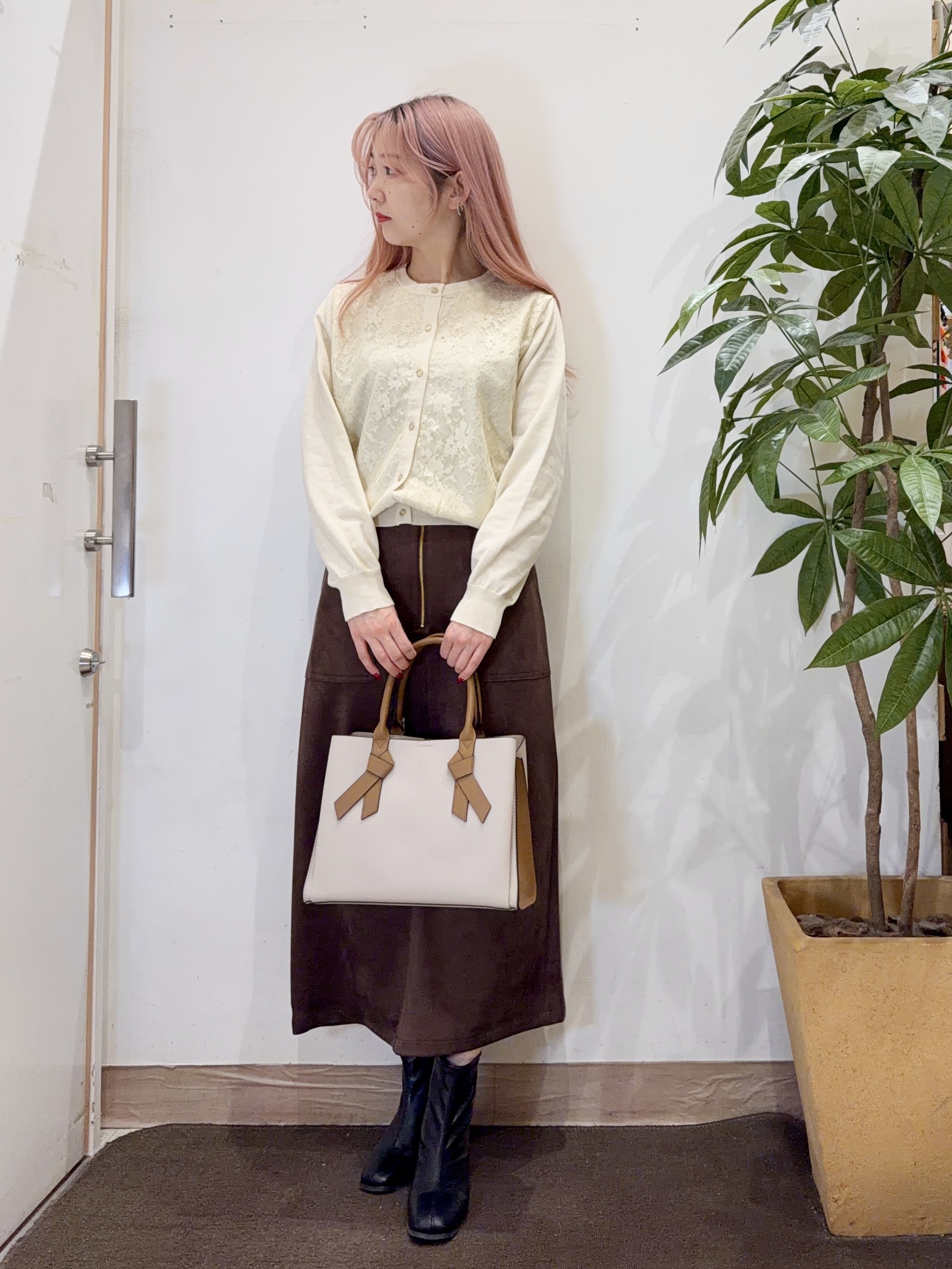 AYUMIさんの「SHOO･LA･RUE｜【洗濯機可/S-LL】周りと差がつく レースデザインカーディガン」を使ったコーディネート