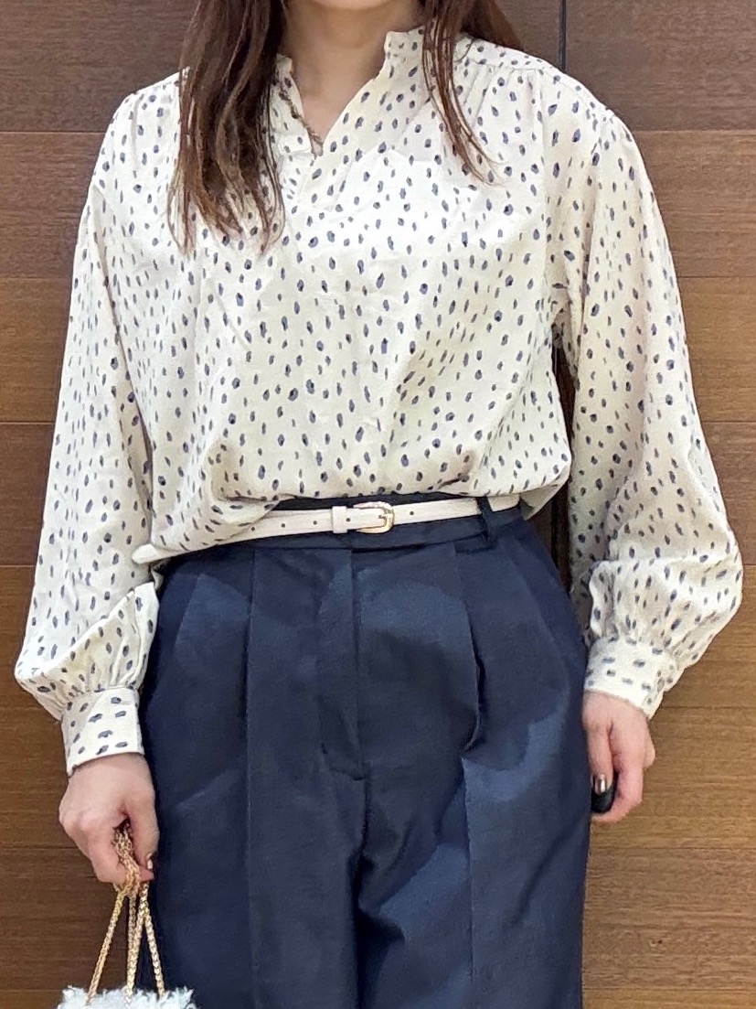 maichiさんの「OPAQUE.CLIP｜レオパード柄プリント スキッパーブラウス【洗濯機OK】」を使ったコーディネート