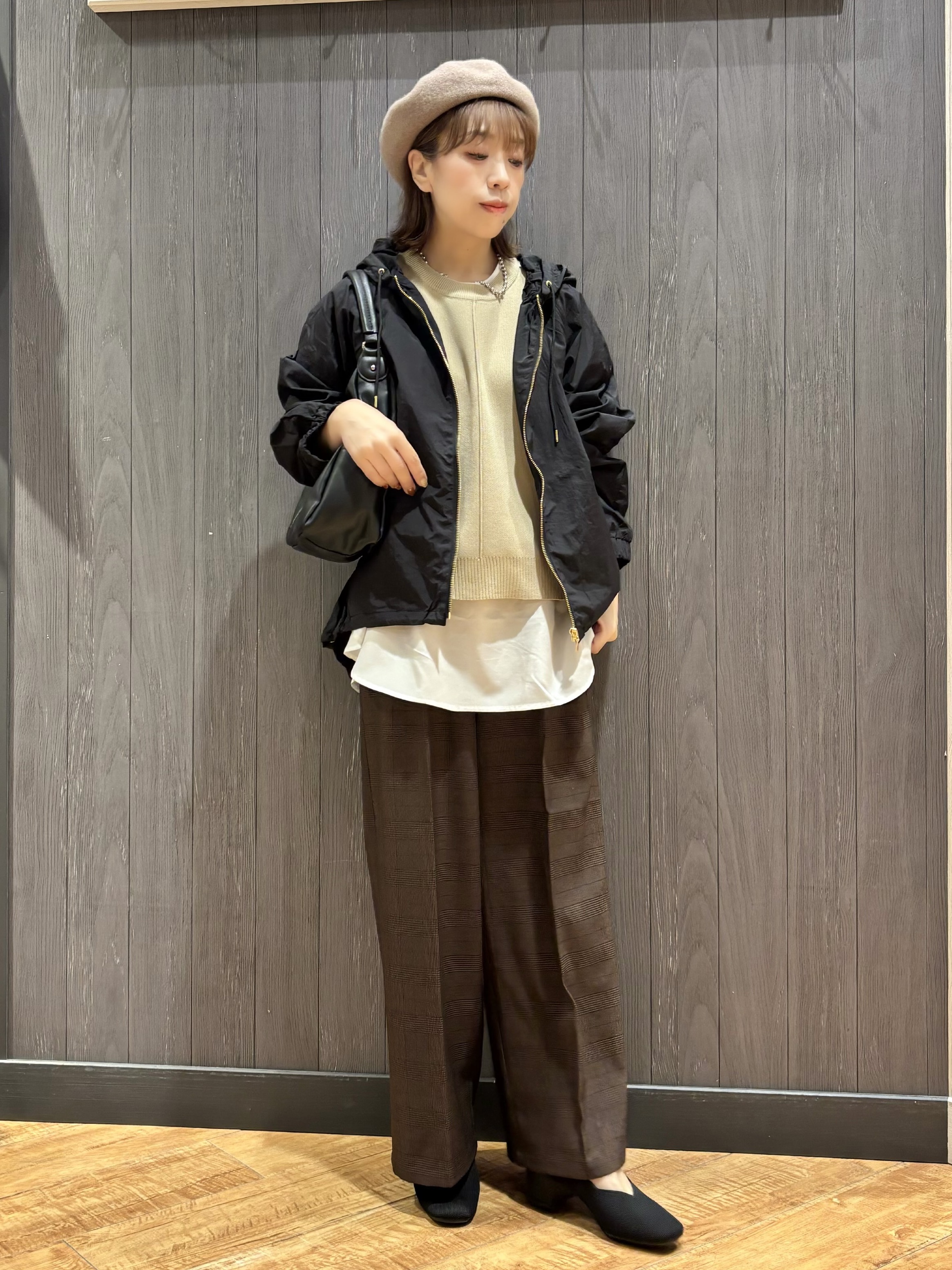 meiさんの「SHOO･LA･RUE｜【S-LL/撥水】ゴールドパーツで女性らしく ギャザーブルゾン」を使ったコーディネート
