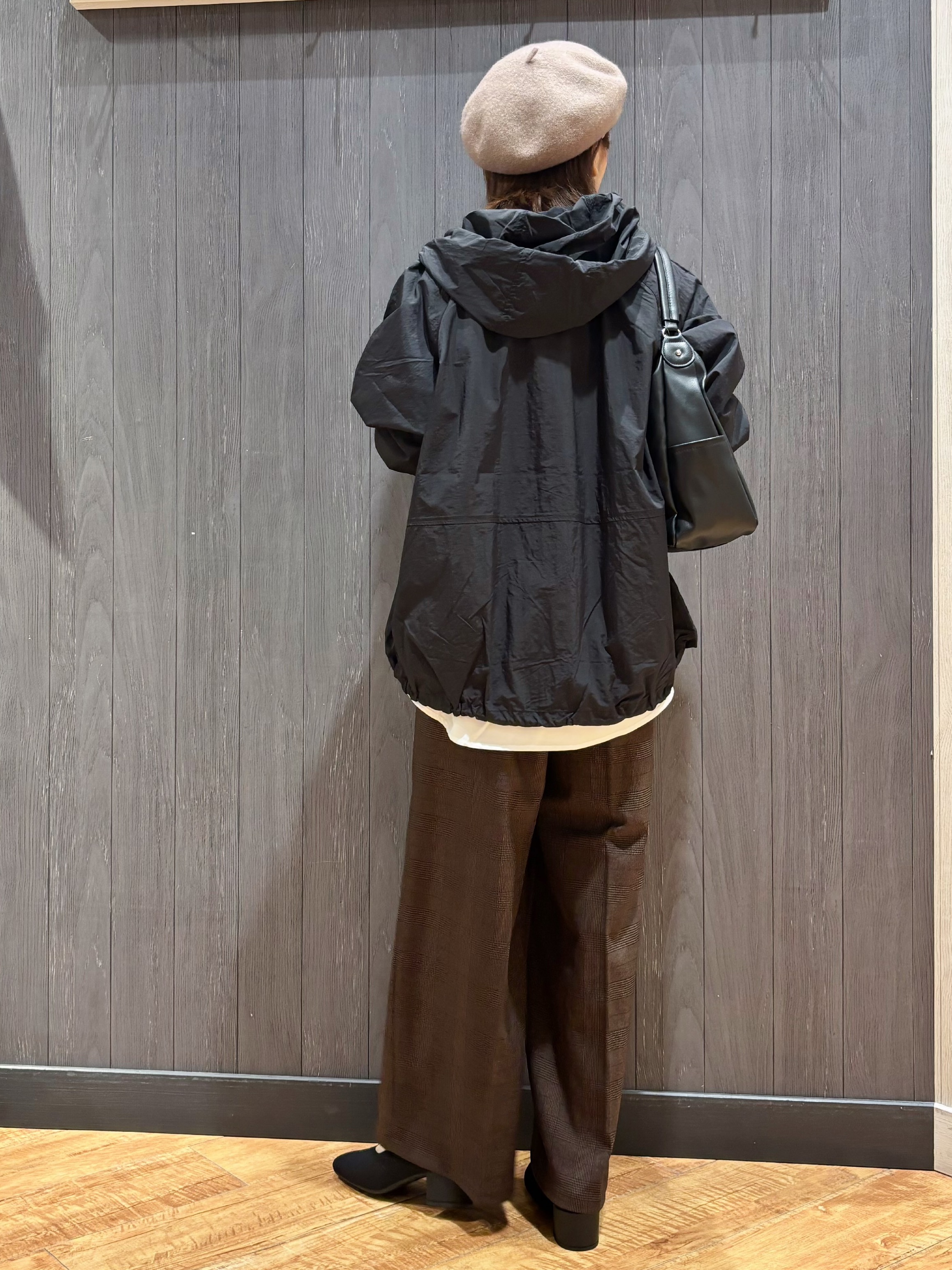 meiさんの「SHOO･LA･RUE｜【S-LL/撥水】ゴールドパーツで女性らしく ギャザーブルゾン」を使ったコーディネート