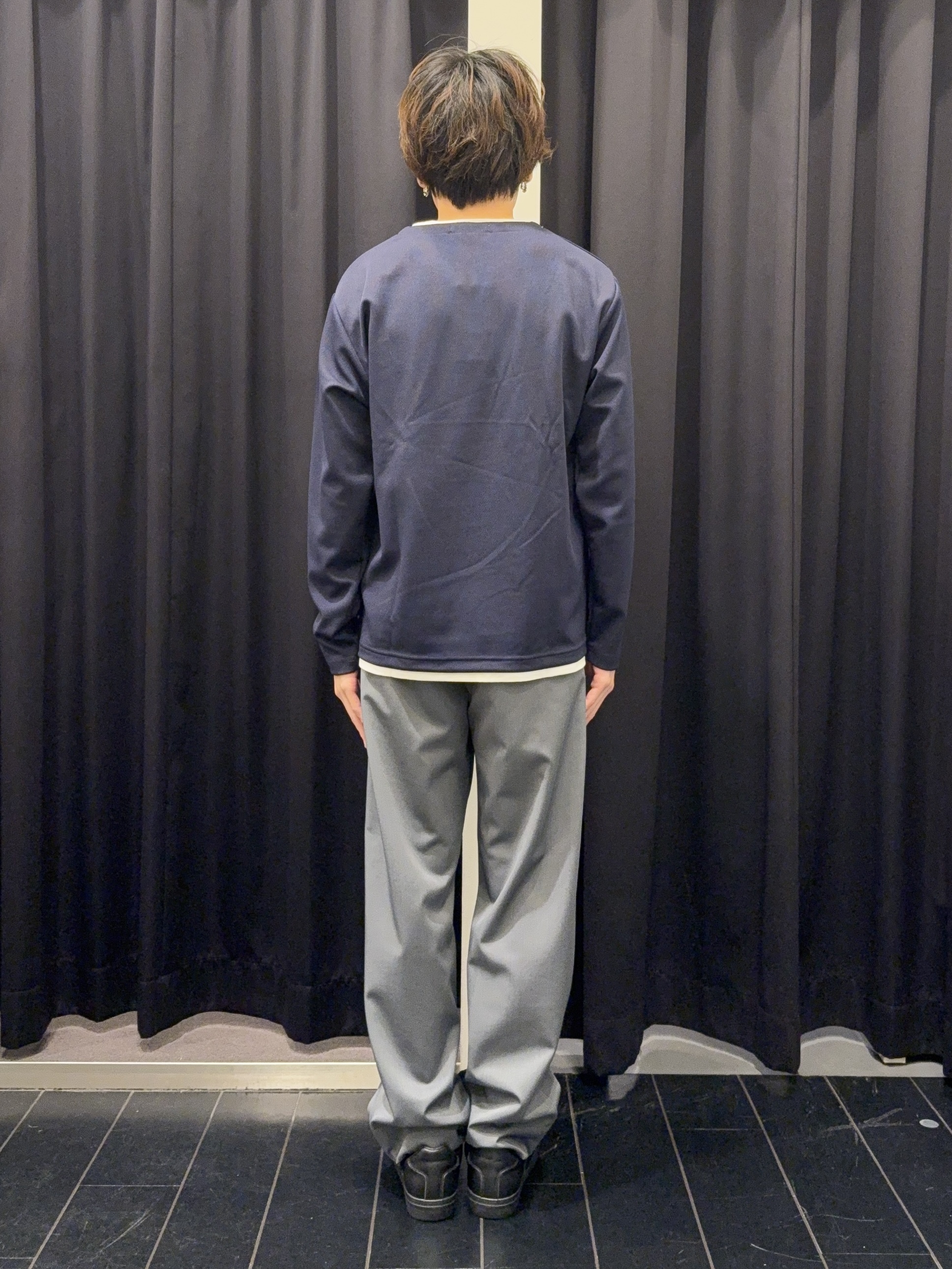 カシマさんの「THE SHOP TK｜【洗濯機OK】カノコキーネック レイヤード長袖Tシャツ」を使ったコーディネート