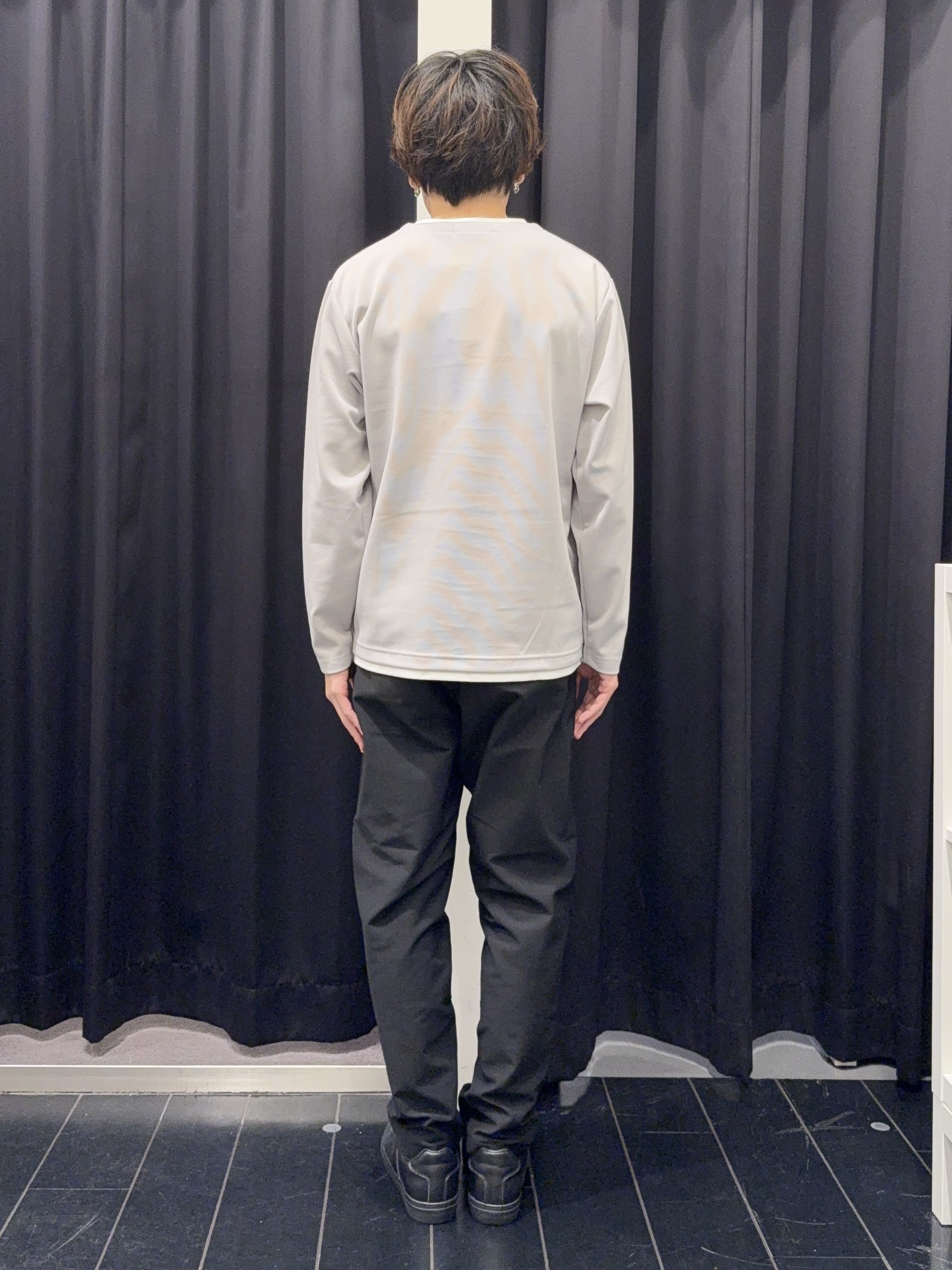 カシマさんの「THE SHOP TK｜【洗濯機OK】カノコキーネック レイヤード長袖Tシャツ」を使ったコーディネート