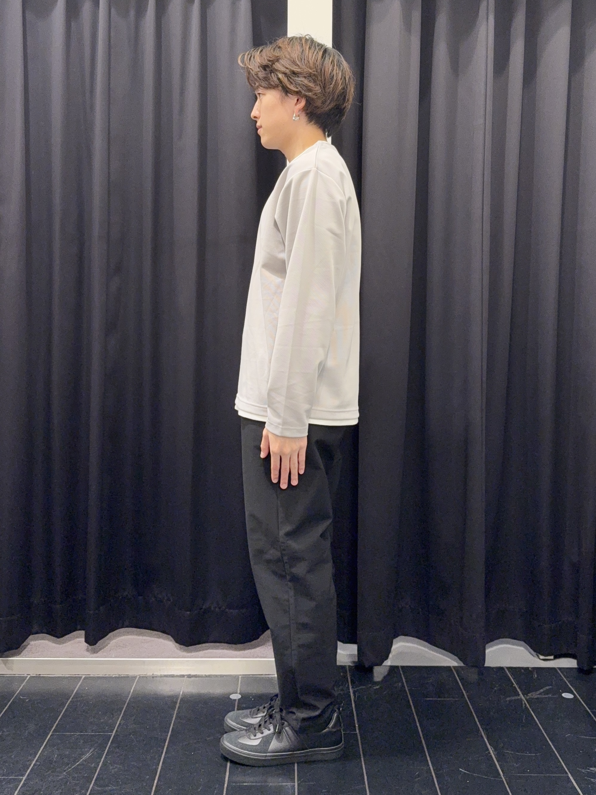 カシマさんの「THE SHOP TK｜【洗濯機OK】カノコキーネック レイヤード長袖Tシャツ」を使ったコーディネート