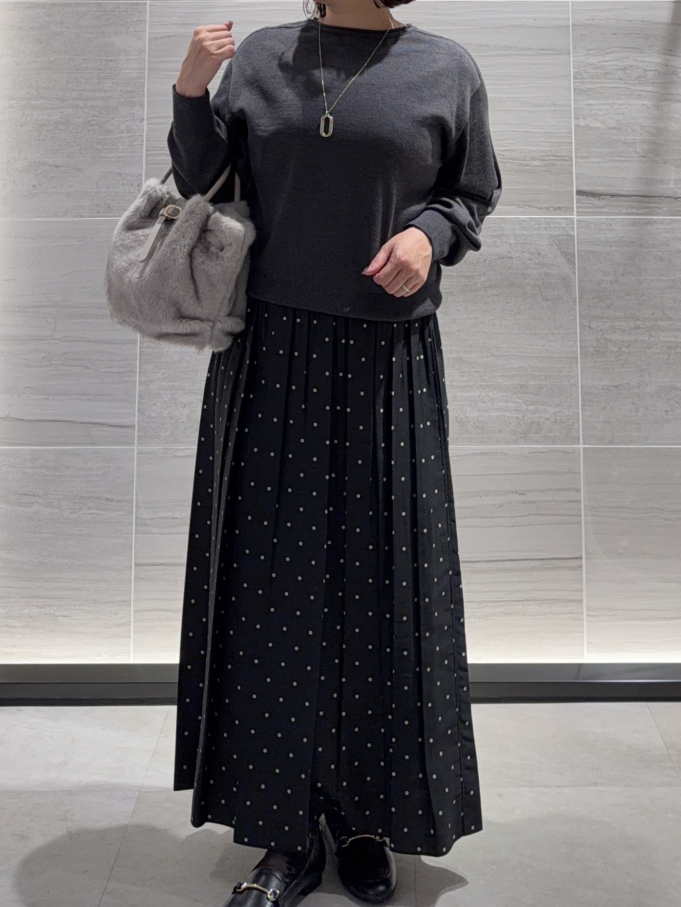 Asamiさんの「UNTITLED｜【大人の抜け感/8色展開】ボリュームスリーブニットプルオーバー」を使ったコーディネート