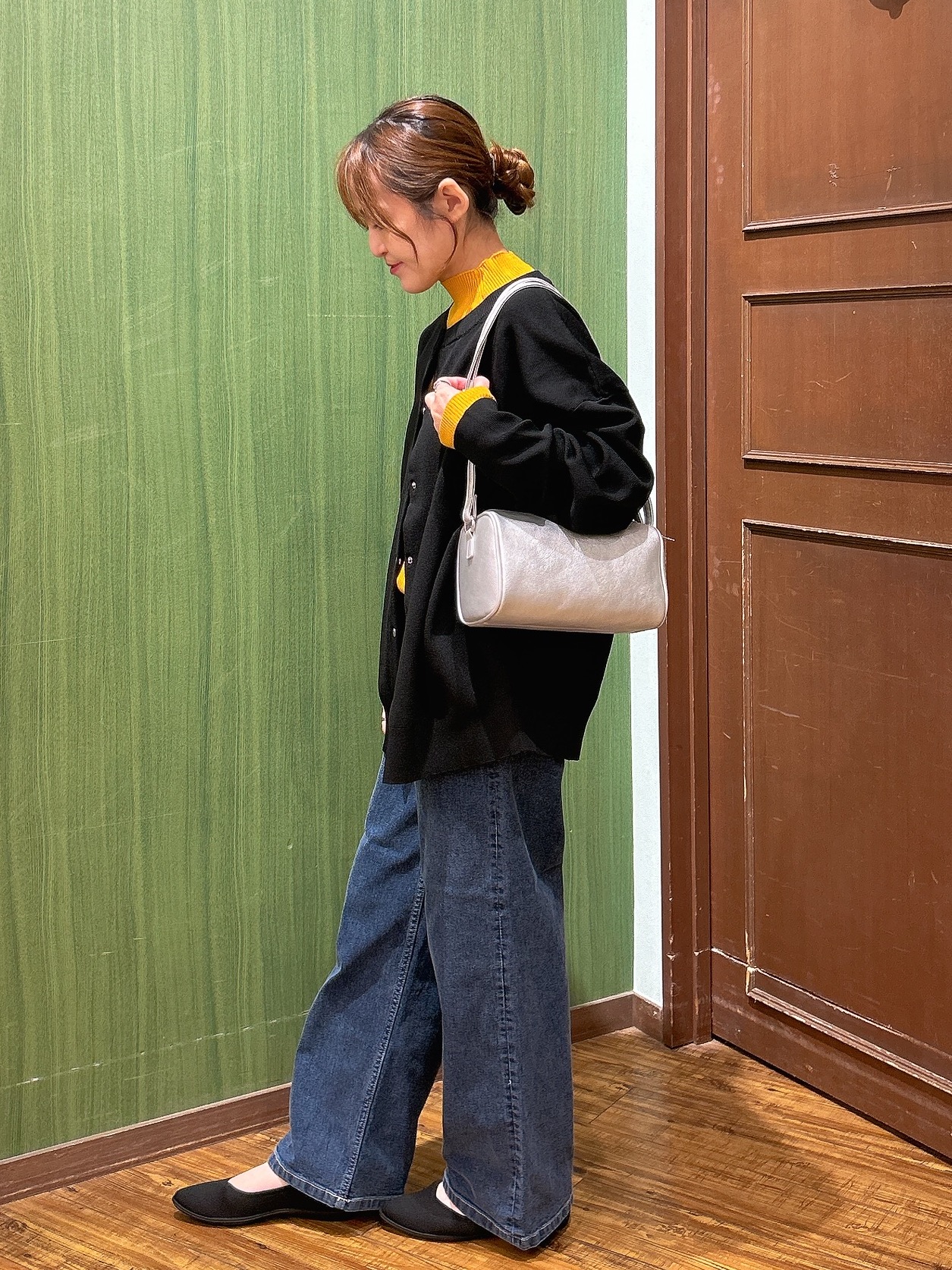かおりさんの「SHOO･LA･RUE｜【セットアップ可/洗濯機可】軽やかに羽織れる スポンディッシュ ニットカーディガン」を使ったコーディネート