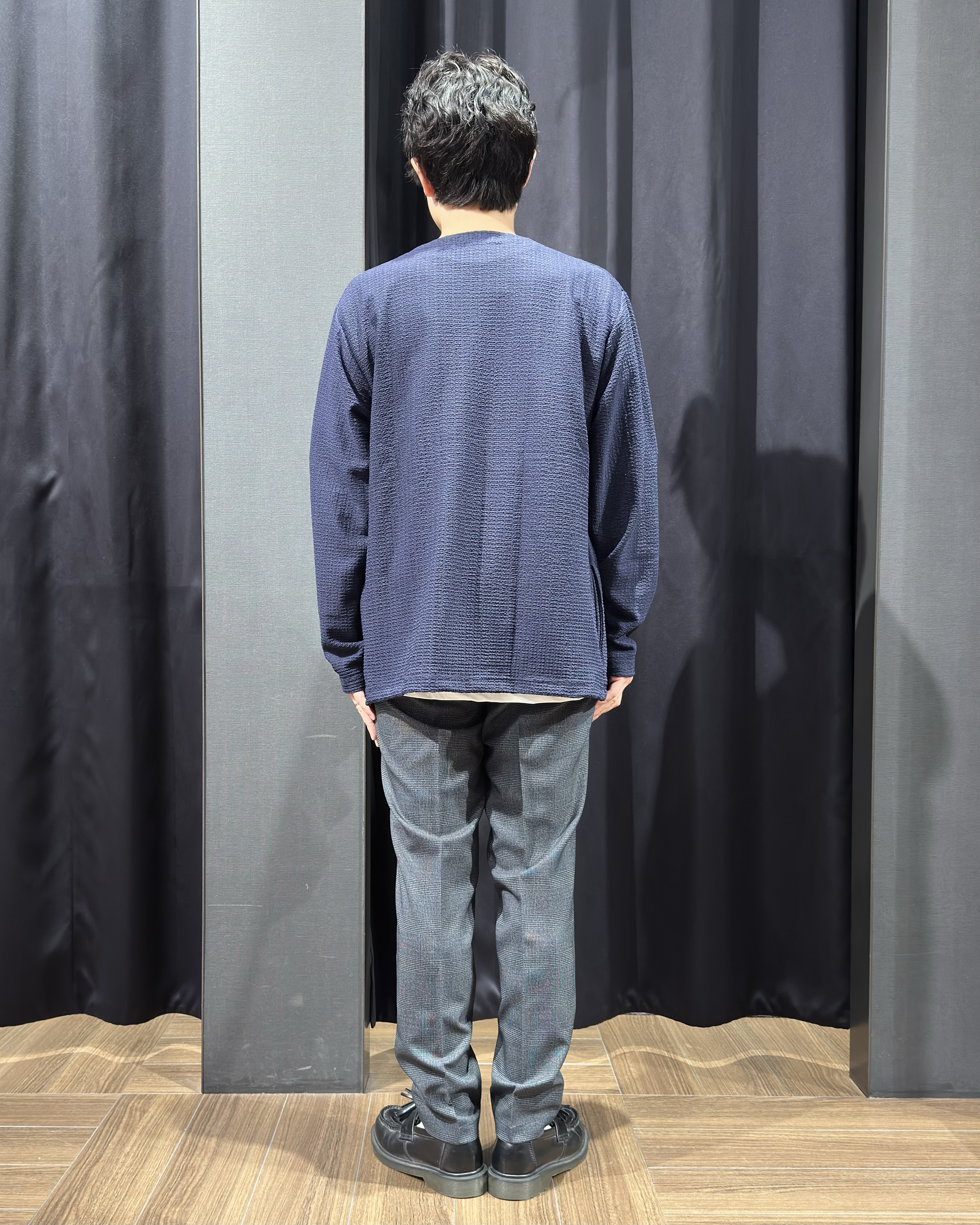 tomoyaさんの「THE SHOP TK｜【2点セット／洗濯機OK】長袖カーディガン+半袖Tシャツ」を使ったコーディネート