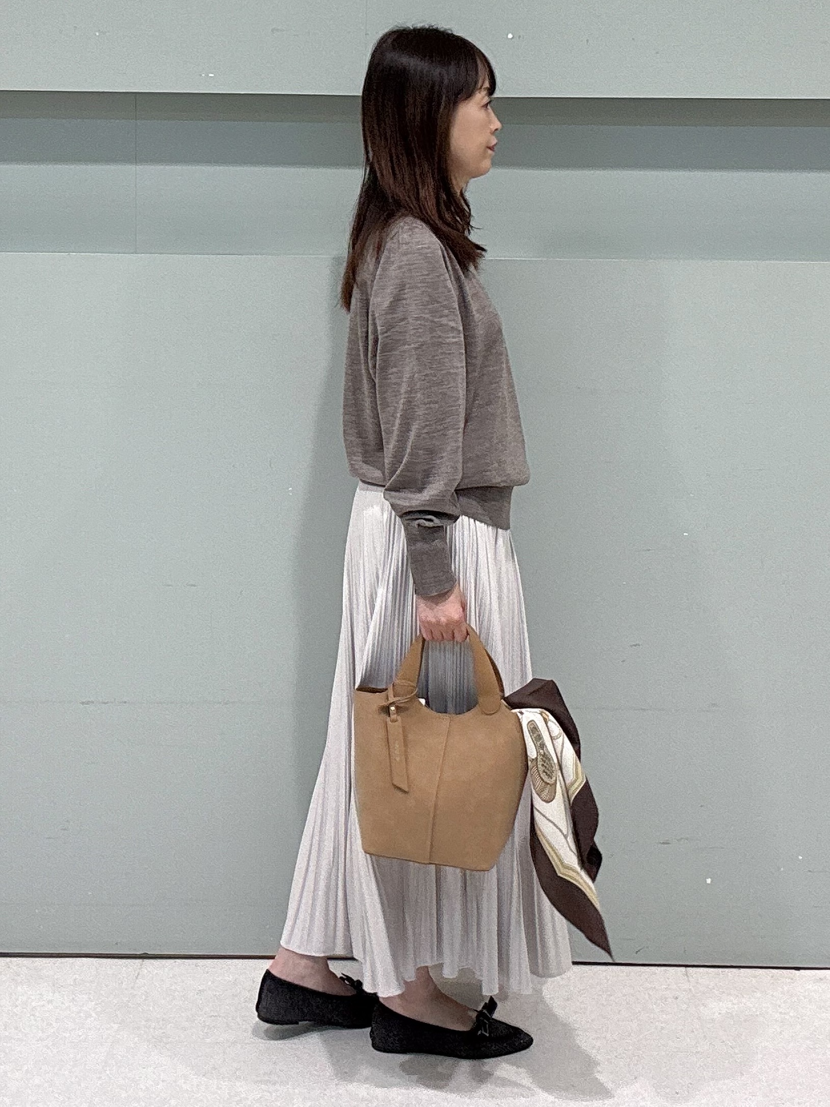 makiさんの「UNTITLED｜【アンサンブル可能/オンオフ使える】シルクウールカシミヤプルオーバー」を使ったコーディネート