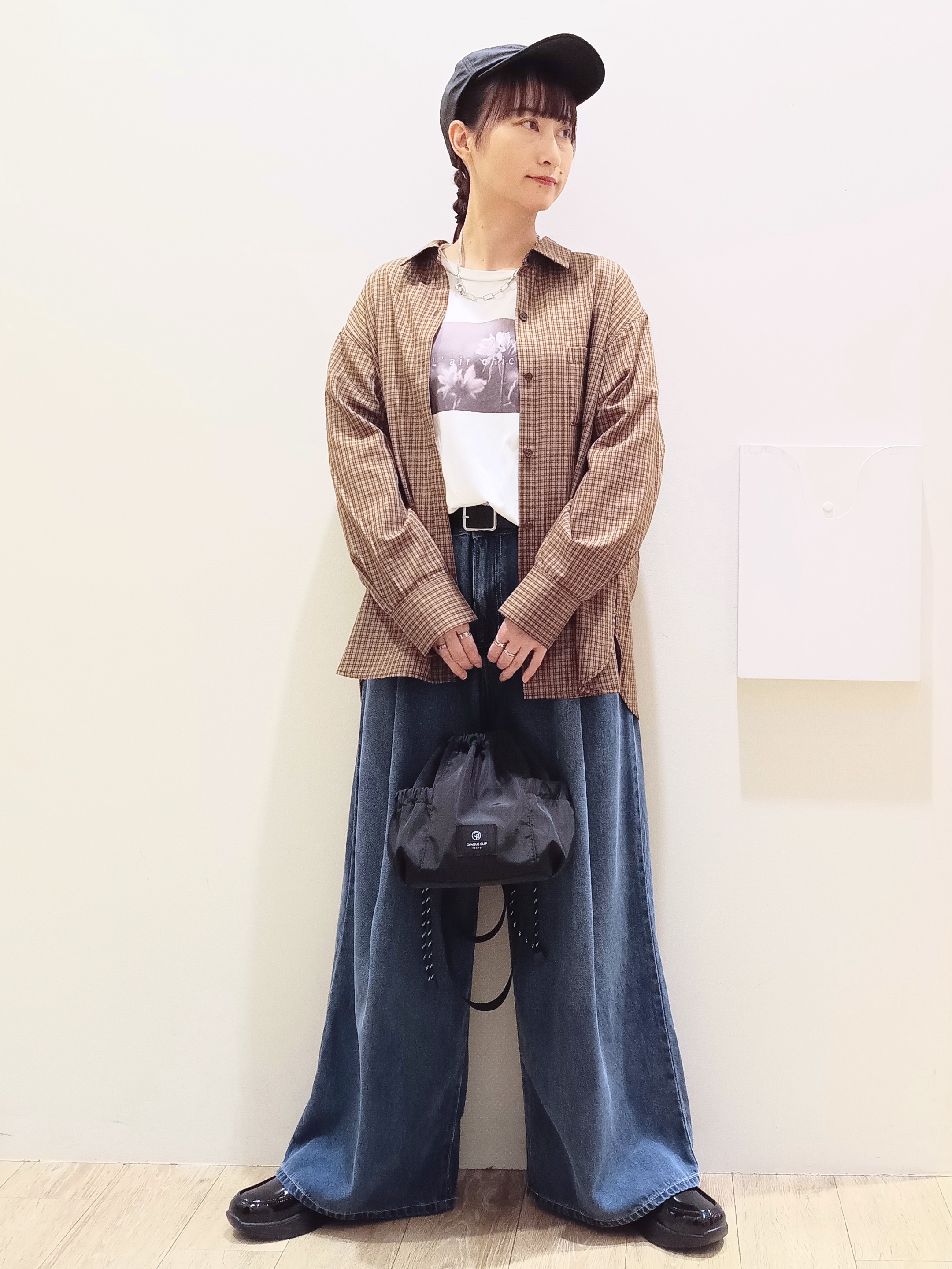 MKさんの「index｜フォトプリントTシャツ【洗濯機OK】」を使ったコーディネート