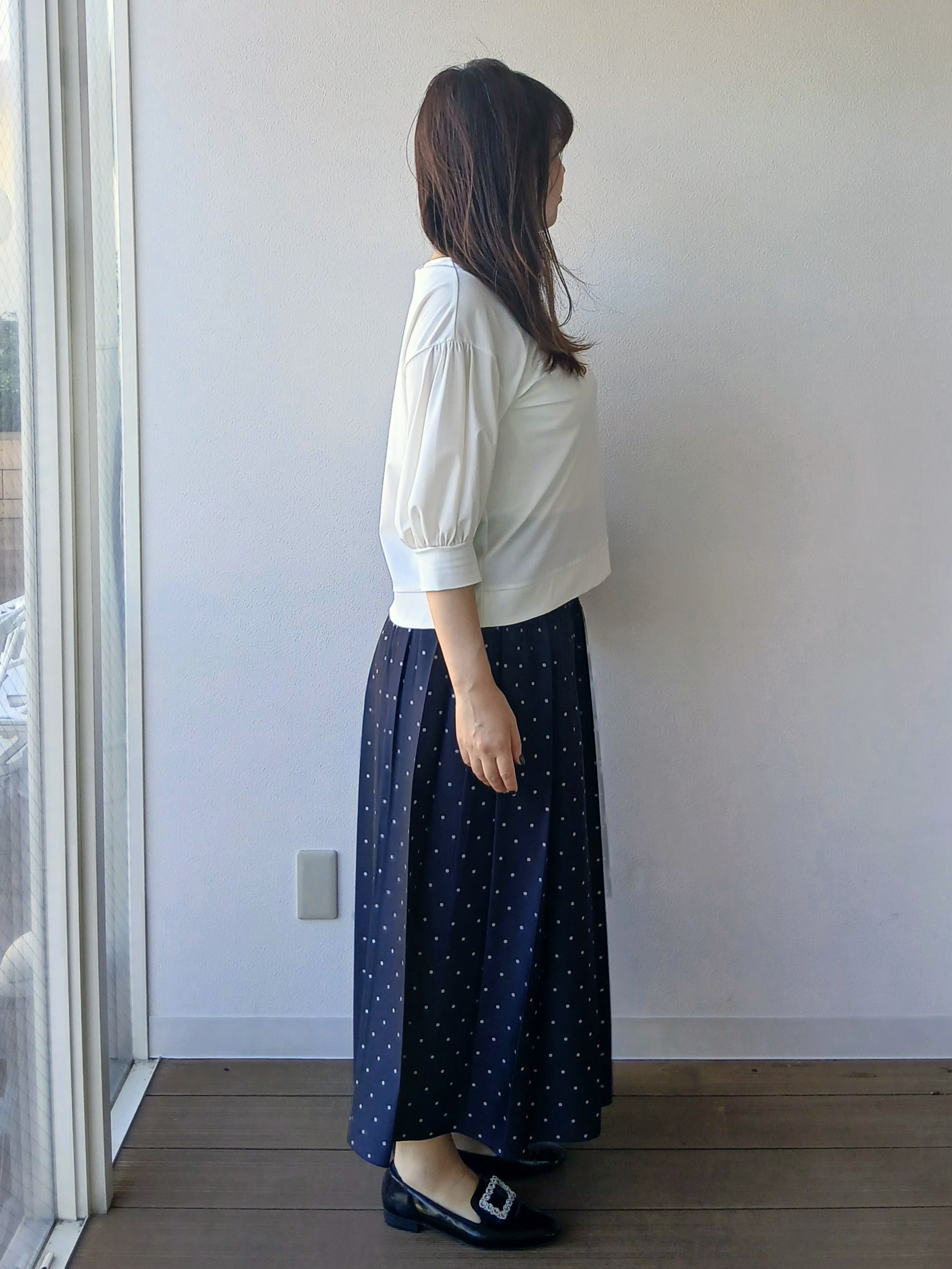 なみきさんの「UNTITLED｜【楽にきれい見え/体型カバー】パフスリーブジャージトップス」を使ったコーディネート
