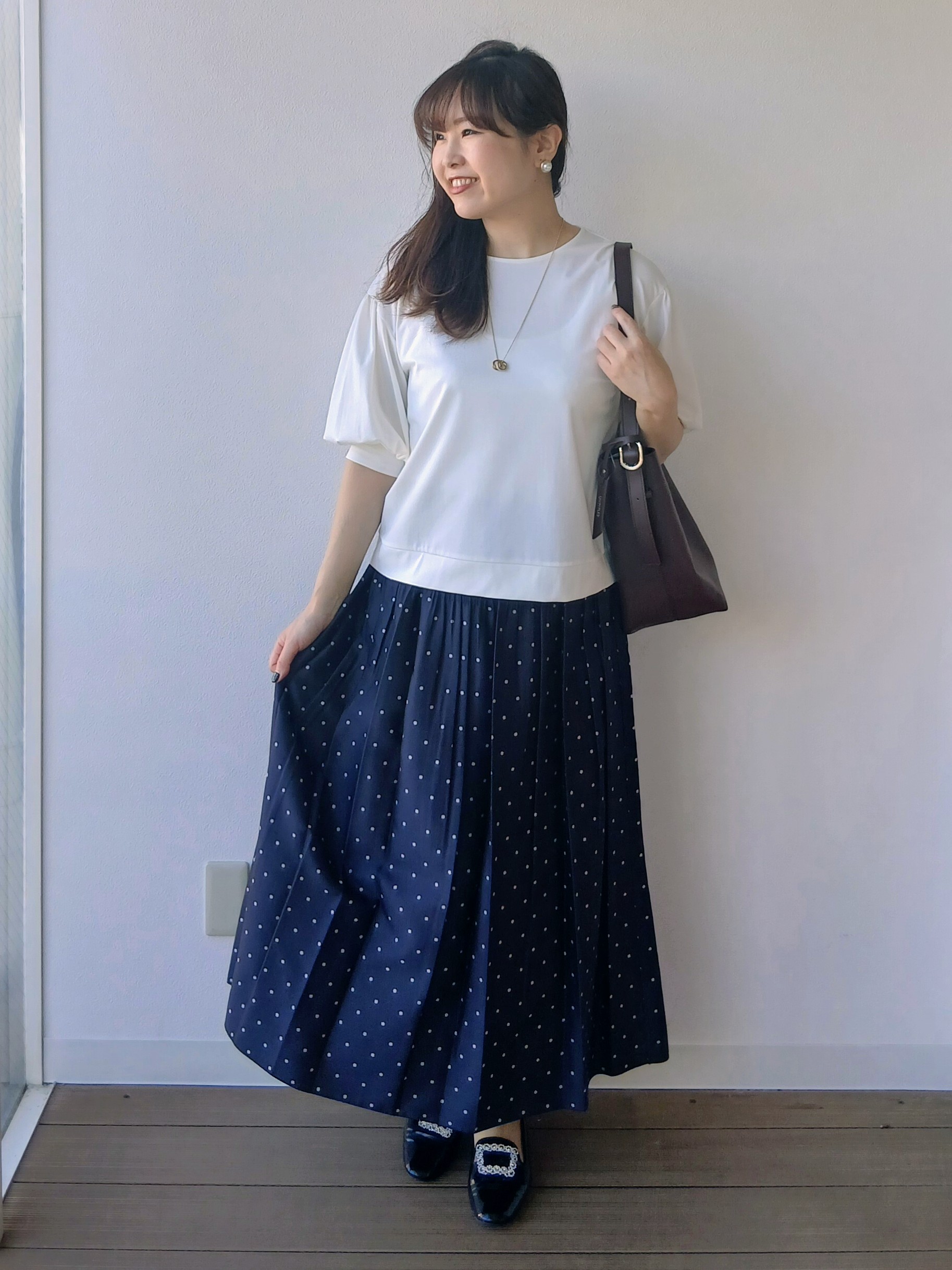 なみきさんの「UNTITLED｜【楽にきれい見え/体型カバー】パフスリーブジャージトップス」を使ったコーディネート