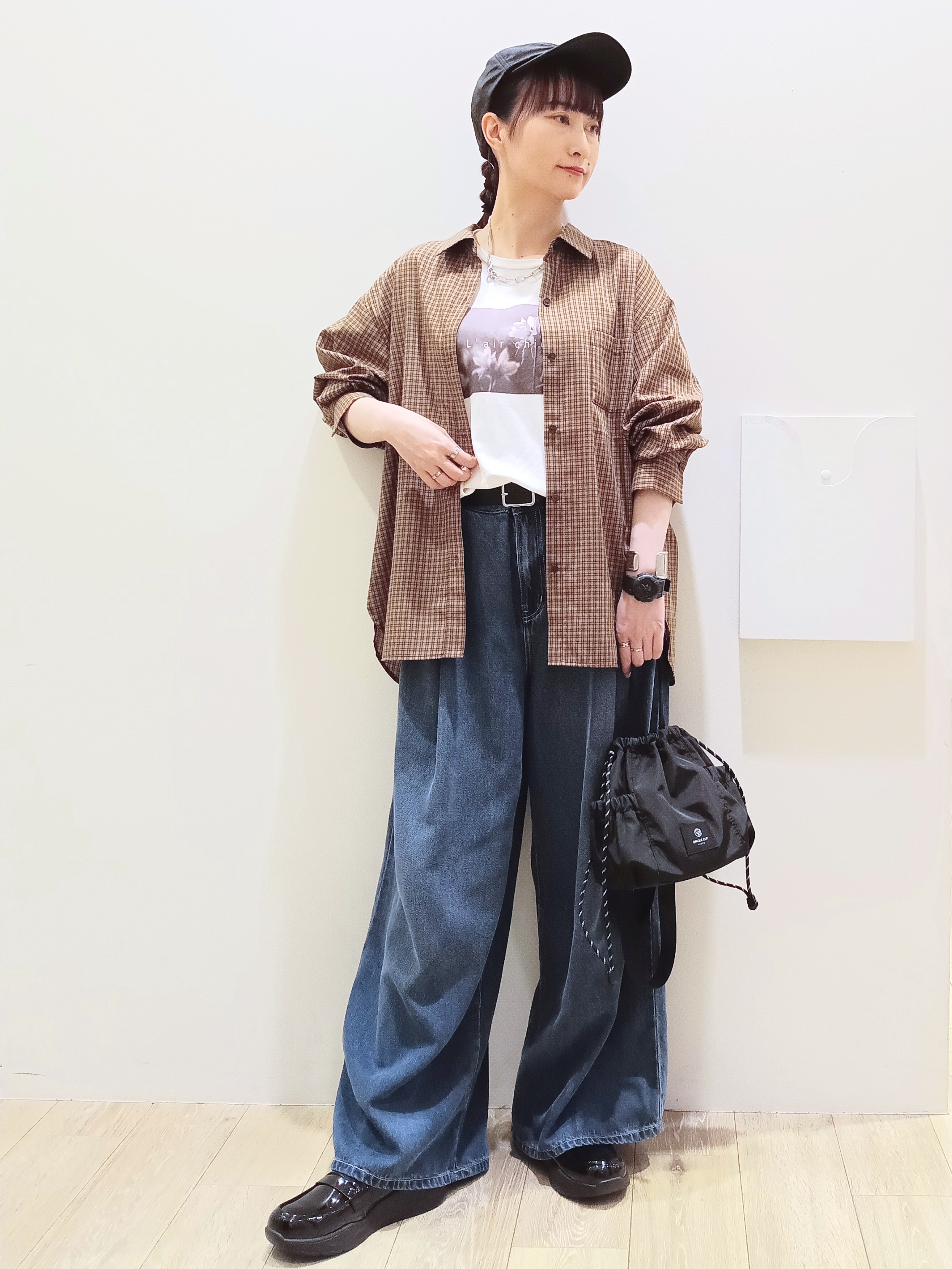 MKさんの「index｜フォトプリントTシャツ【洗濯機OK】」を使ったコーディネート