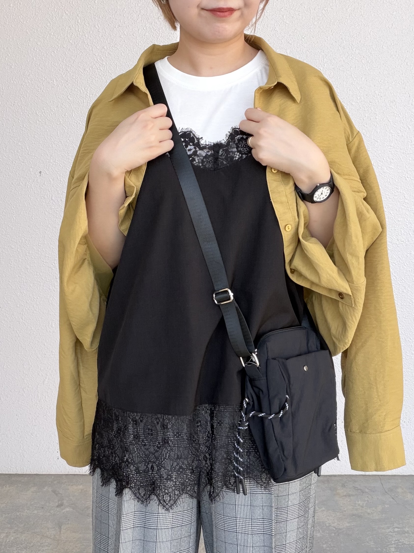 ひらしーさんの「SHOO･LA･RUE｜【S-LL/洗濯機可】インせず即こなれる 裾バルーンシャツ」を使ったコーディネート