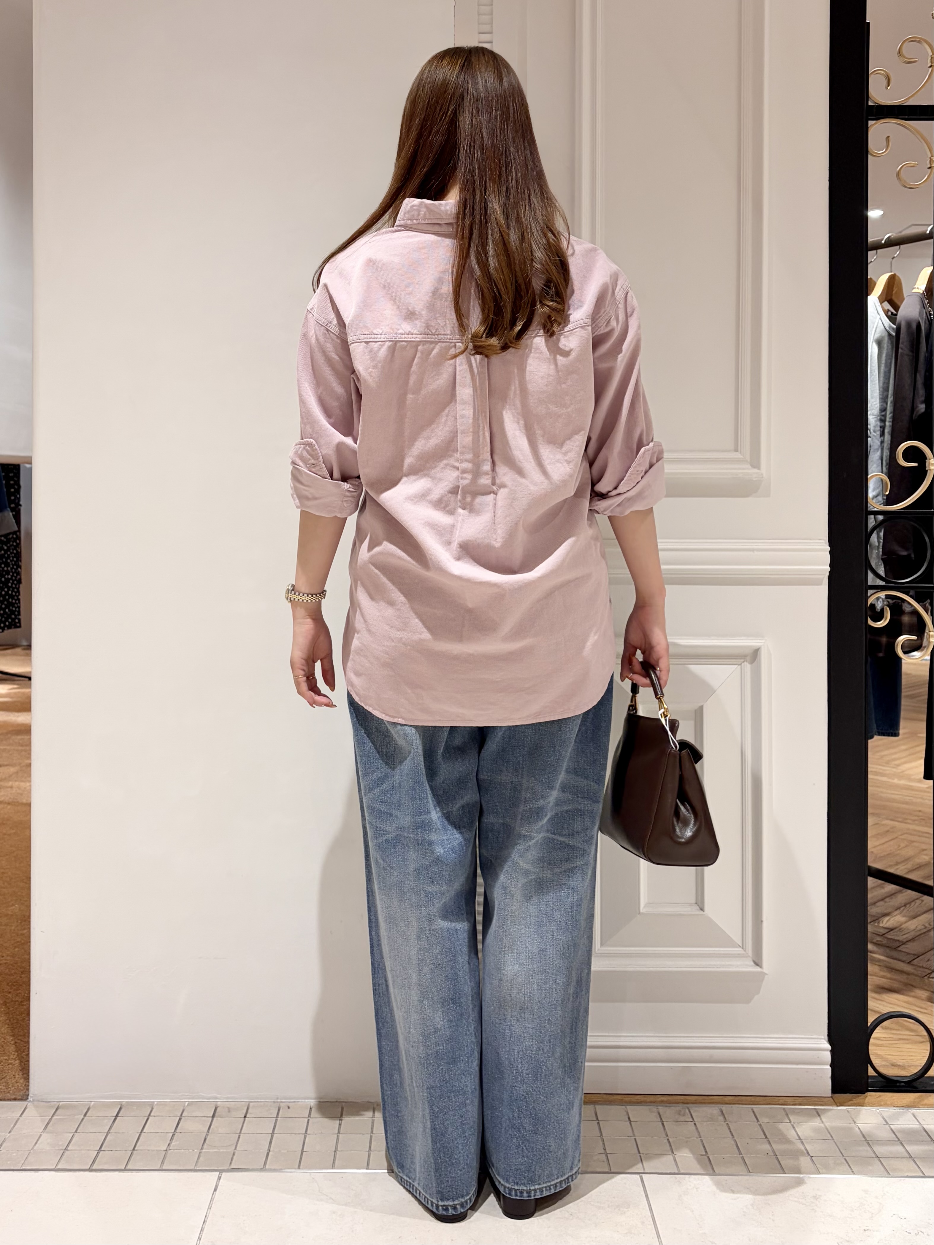 minowaさんの「DRESSTERIOR｜【軽やかな着心地】コーデュロイ オーバーサイズシャツ」を使ったコーディネート